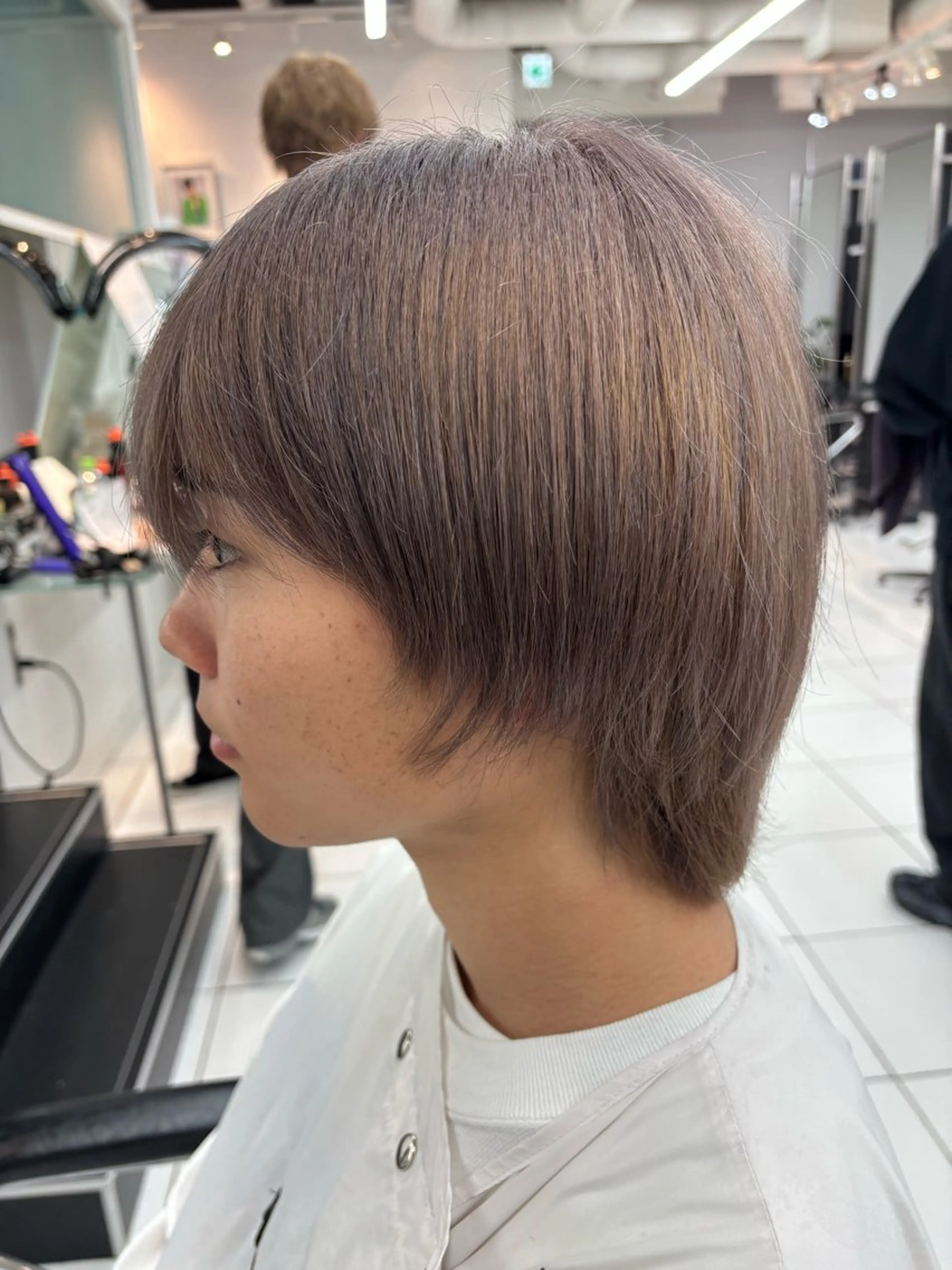 ショート カラー ベージュカラー ミルクティーベージュ 石毛 大翔のヘアスタイル