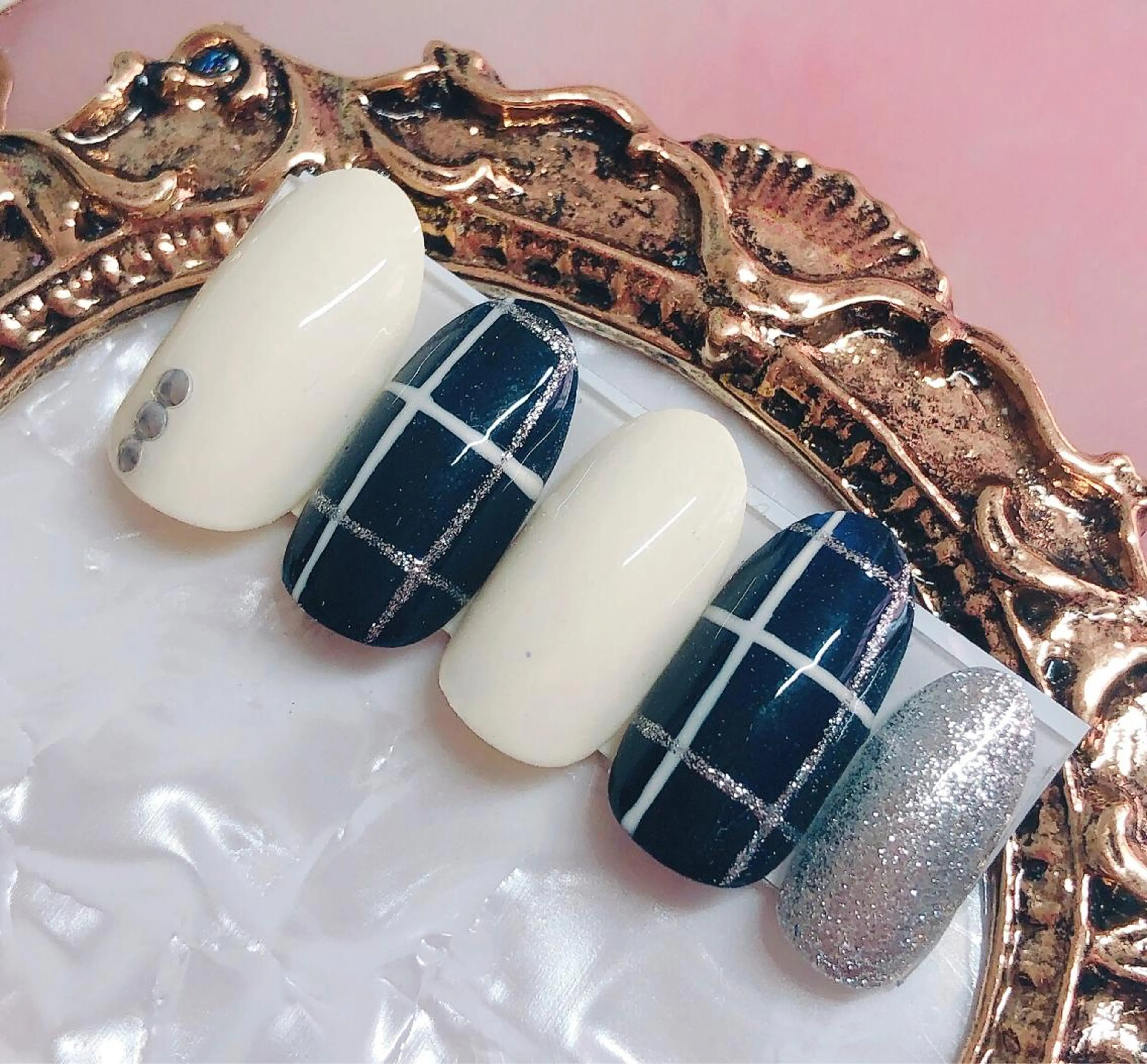 ネイル ハンドネイル CROWN プライベートサロンのネイルデザイン