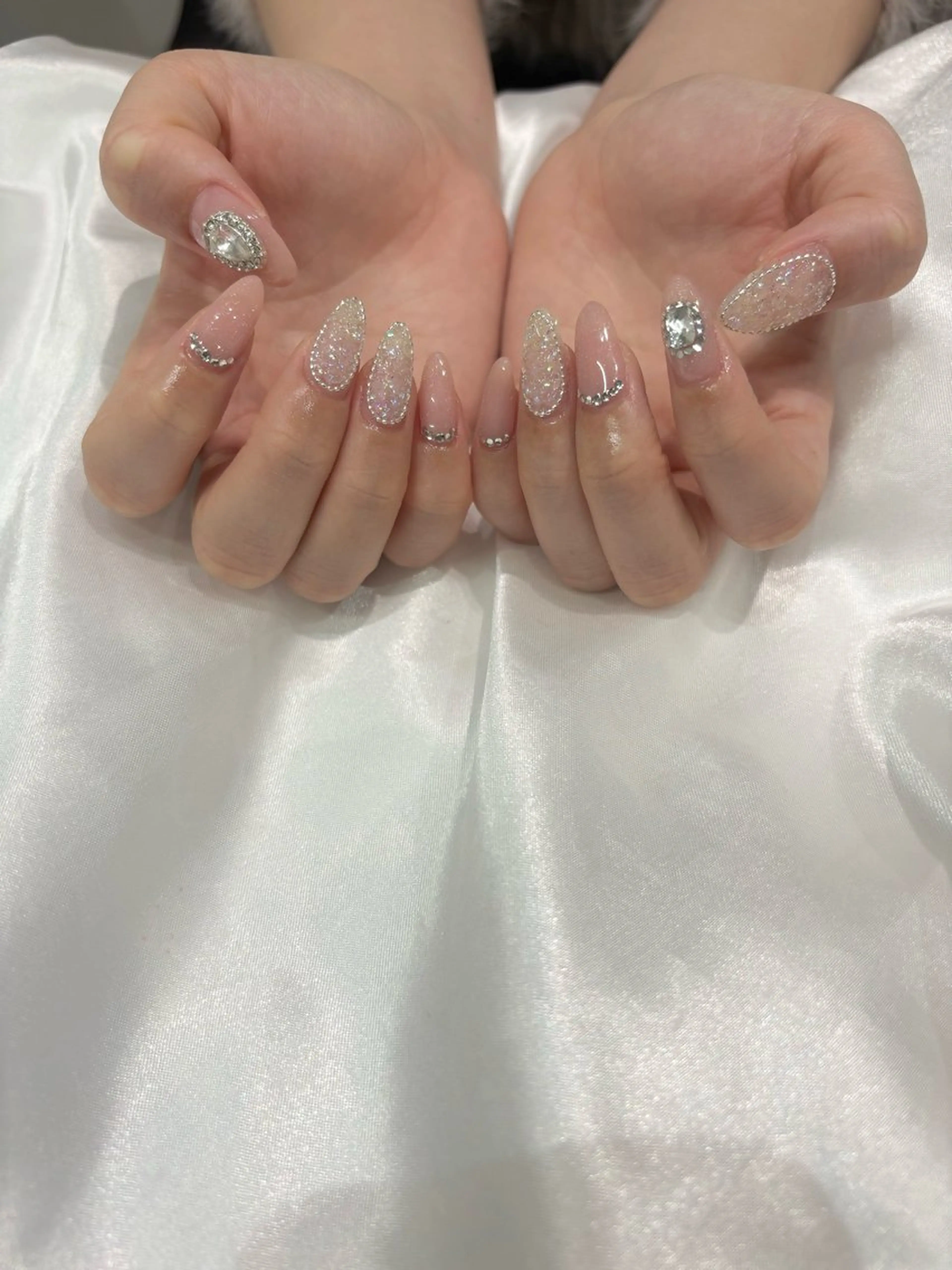 ネイル キラキラネイル ハンドネイル GO TODAY SHAiRE SALON 表参道colore店所属・emmi nailのネイルデザイン