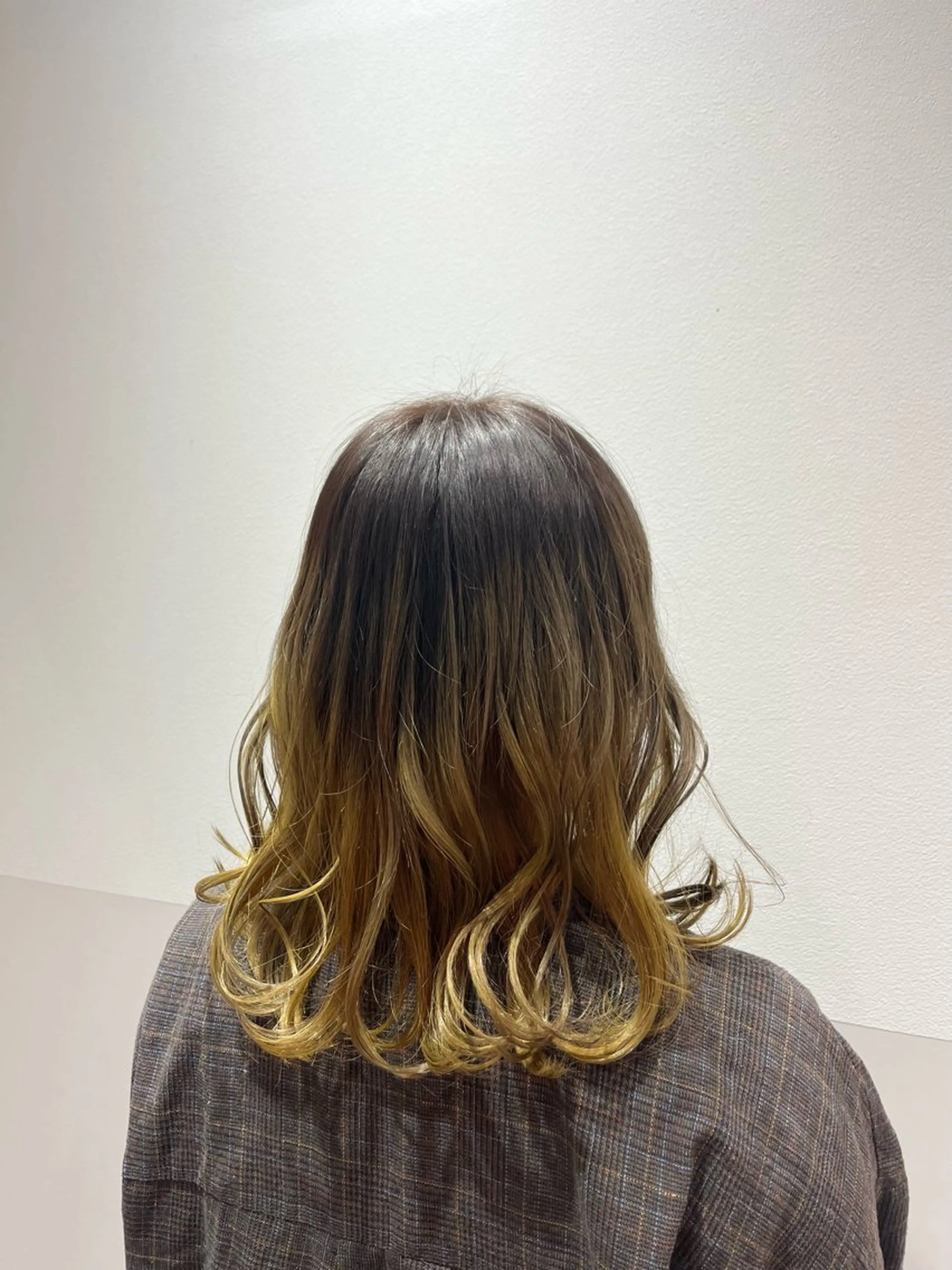 ミディアム イエローカラー カット ヘアカラー トリートメント 大宮レイヤーカット× 透明感カラー　rioのヘアスタイル