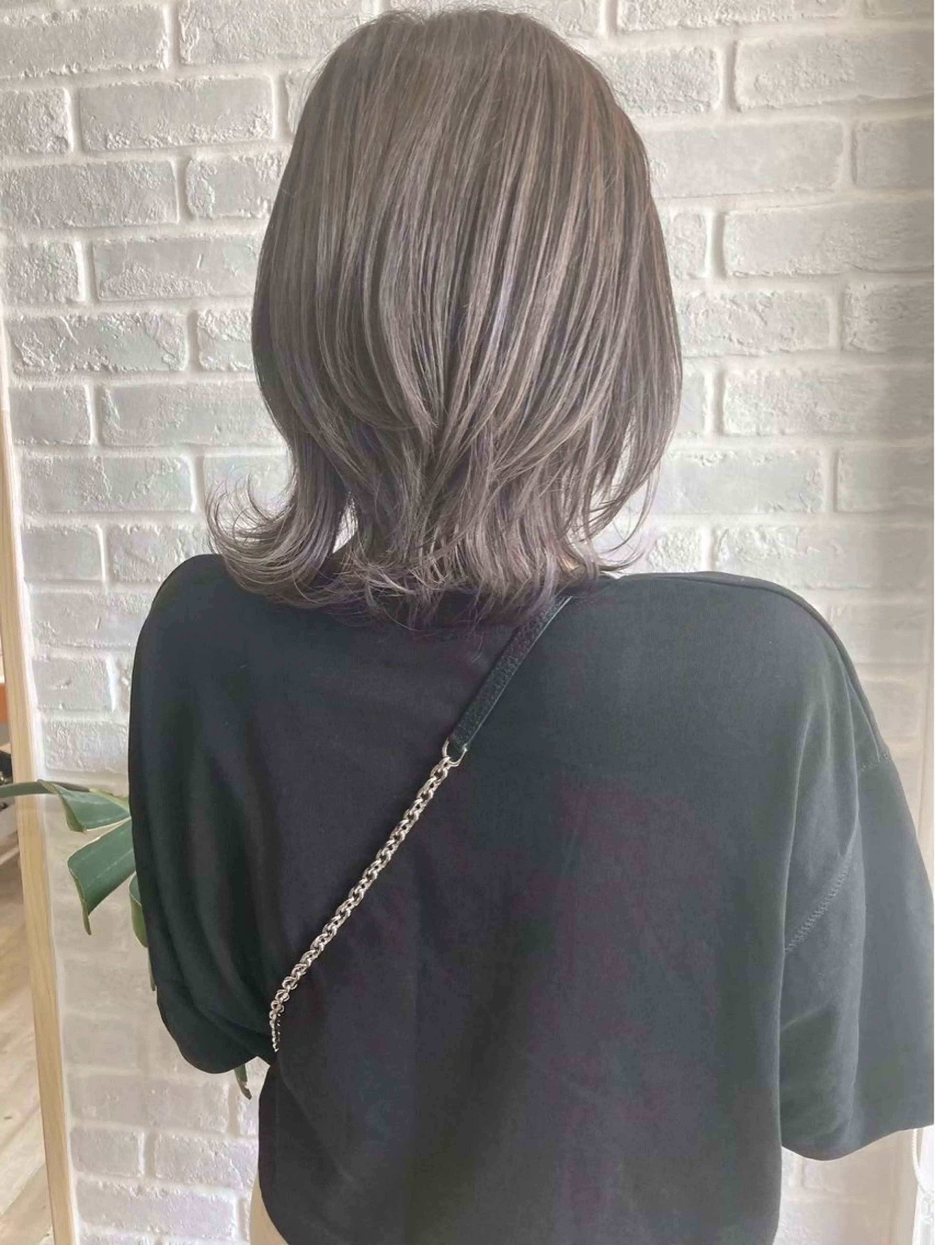 ミディアム カラー ベージュカラー シルバー シルバーベージュ ボブ ウルフカット 齋藤 真之介のヘアスタイル