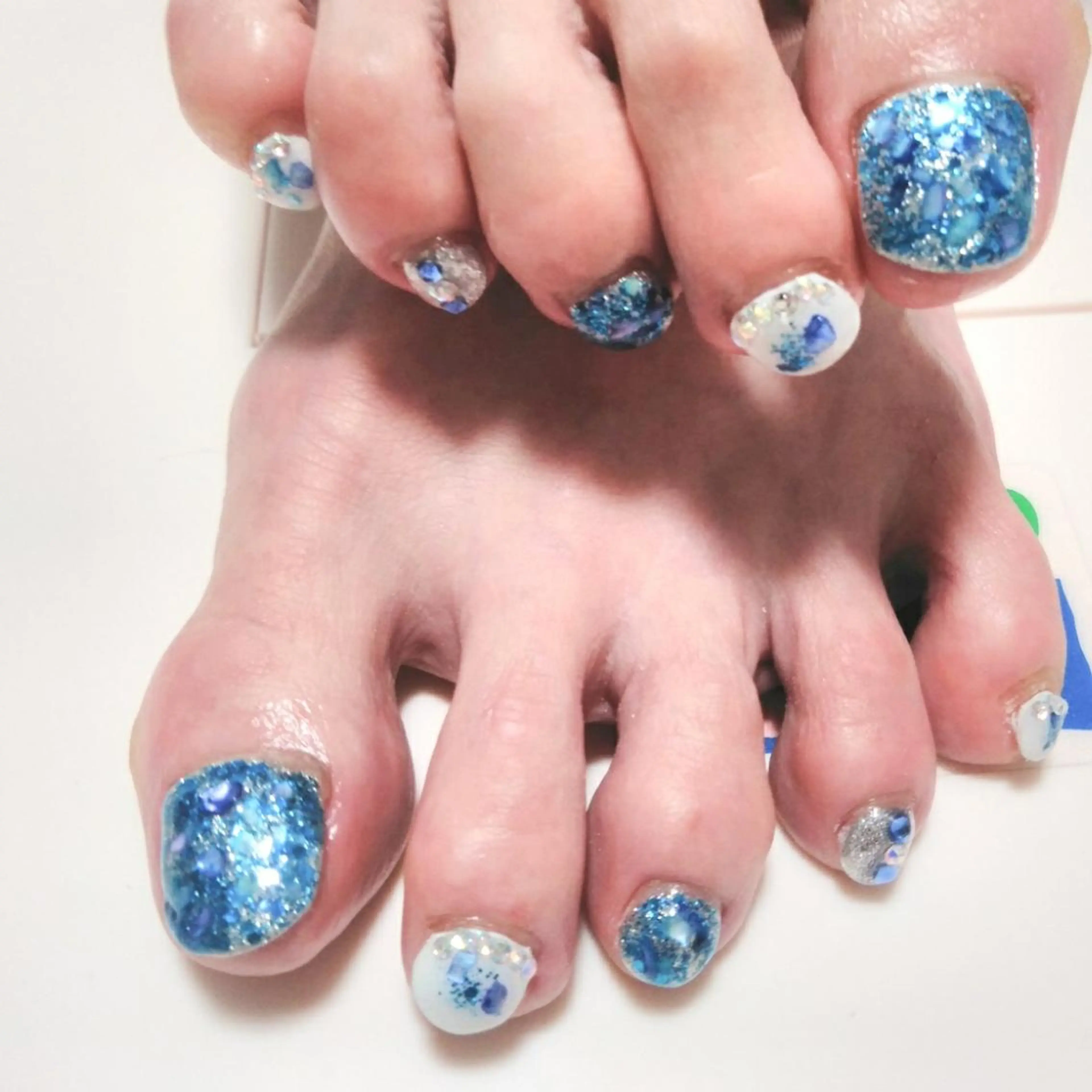 ネイル エステとネイル ローズコンフォートのネイルデザイン