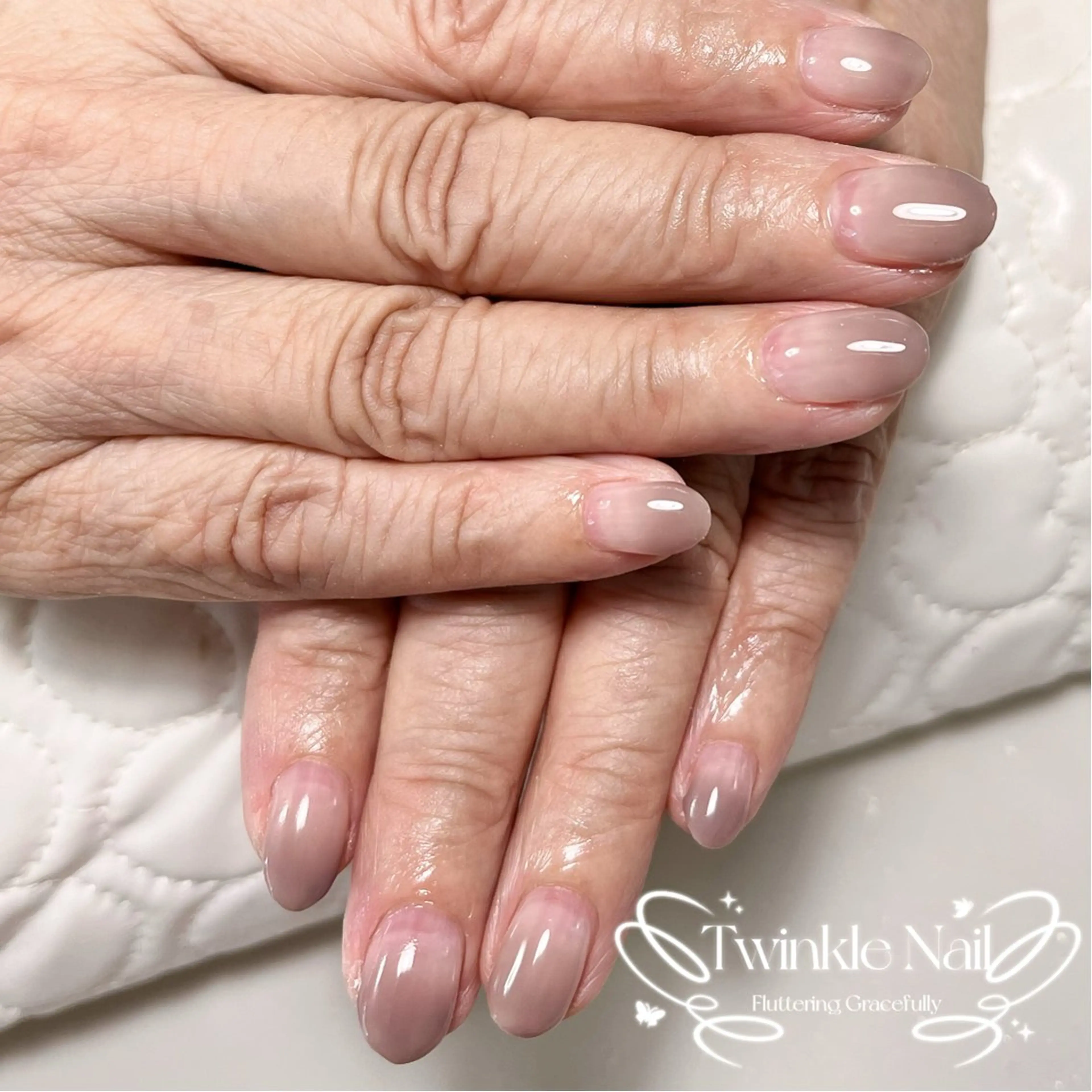 ネイル グラデーション オフィスネイル シンプルネイル Twinkle Nail Kuboのネイルデザイン