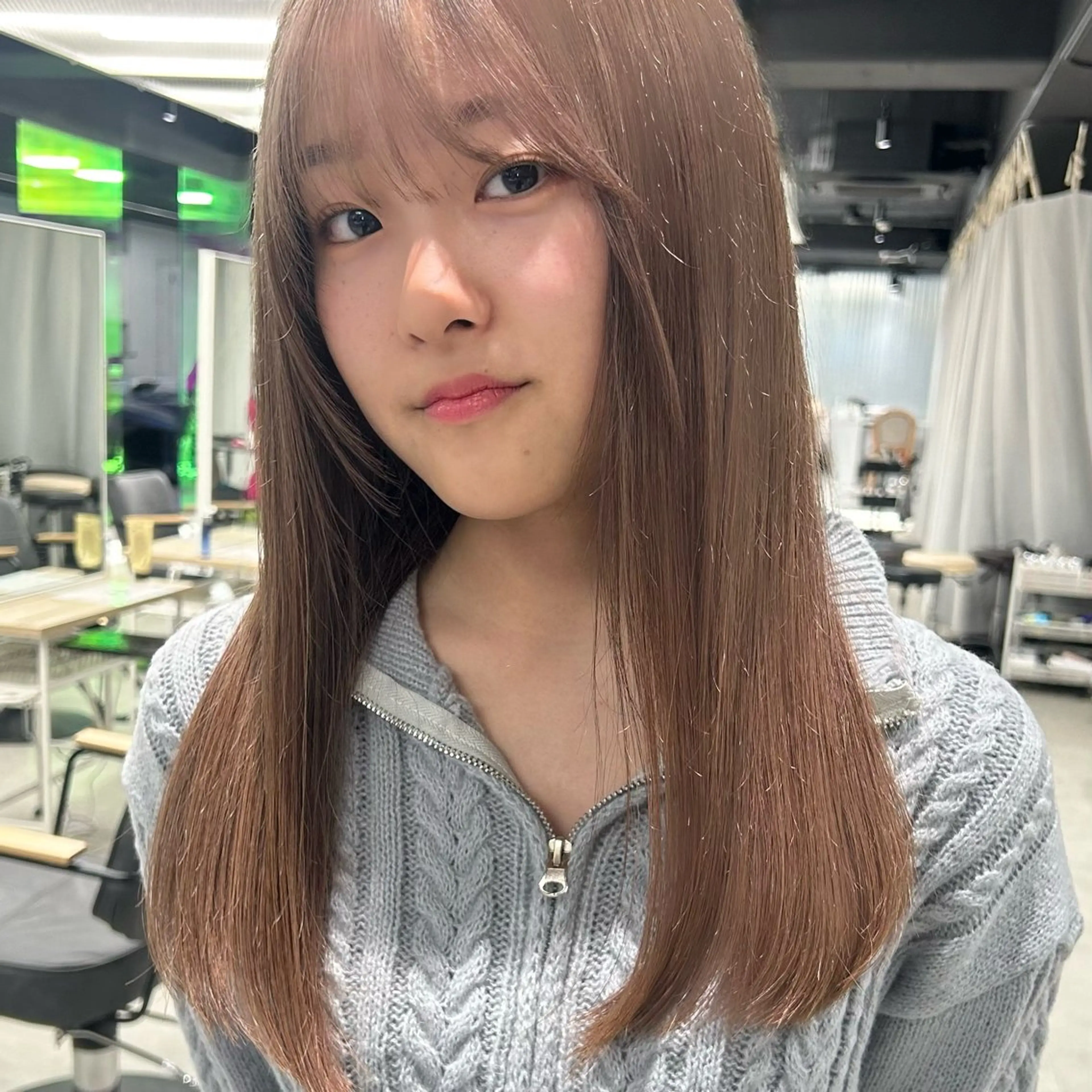 ロング カラー ブリーチ ケアブリーチ 透明感カラー ハイトーンカラー イルミナカラー ヘアカラー トリートメント メンズ/ボブ/パーマ /くるみのマツエク・マツパデザイン