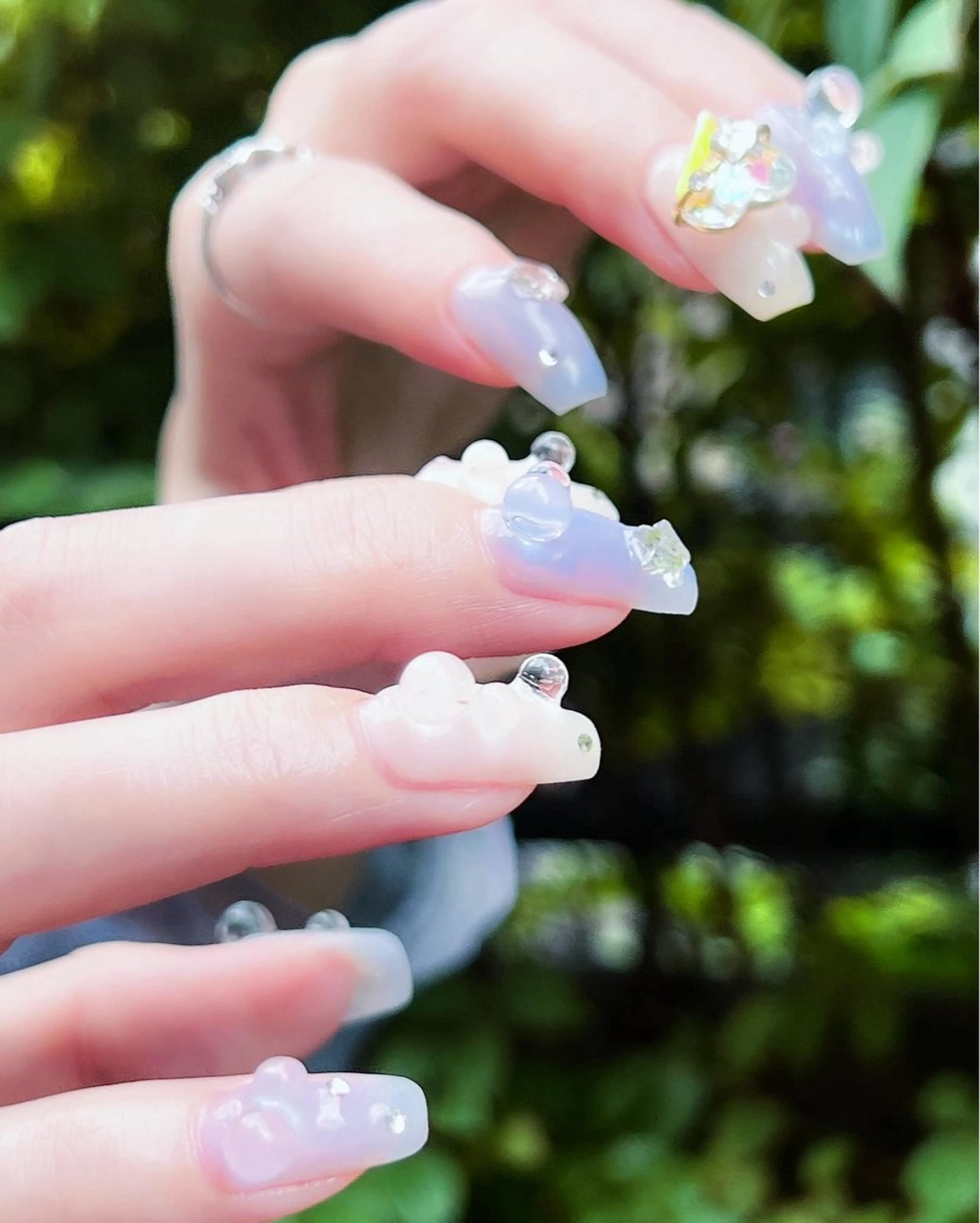 ネイル LEFTNAILS フィルインニュアンスのネイルデザイン