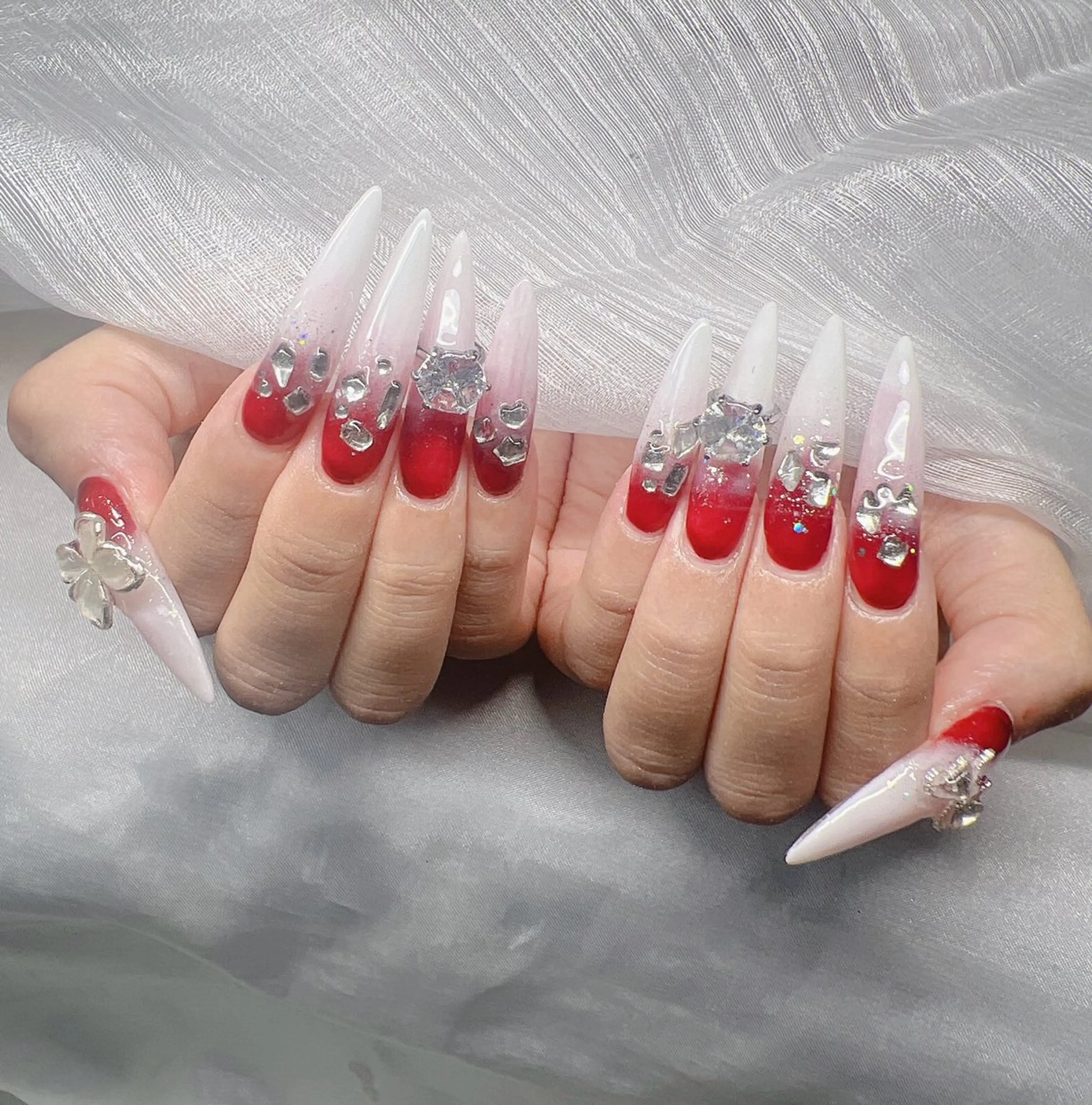 ネイル 長さ出し グラデーション 卒業式 キラキラネイル マグネットネイル ハンドネイル Lee Nailsのネイルデザイン