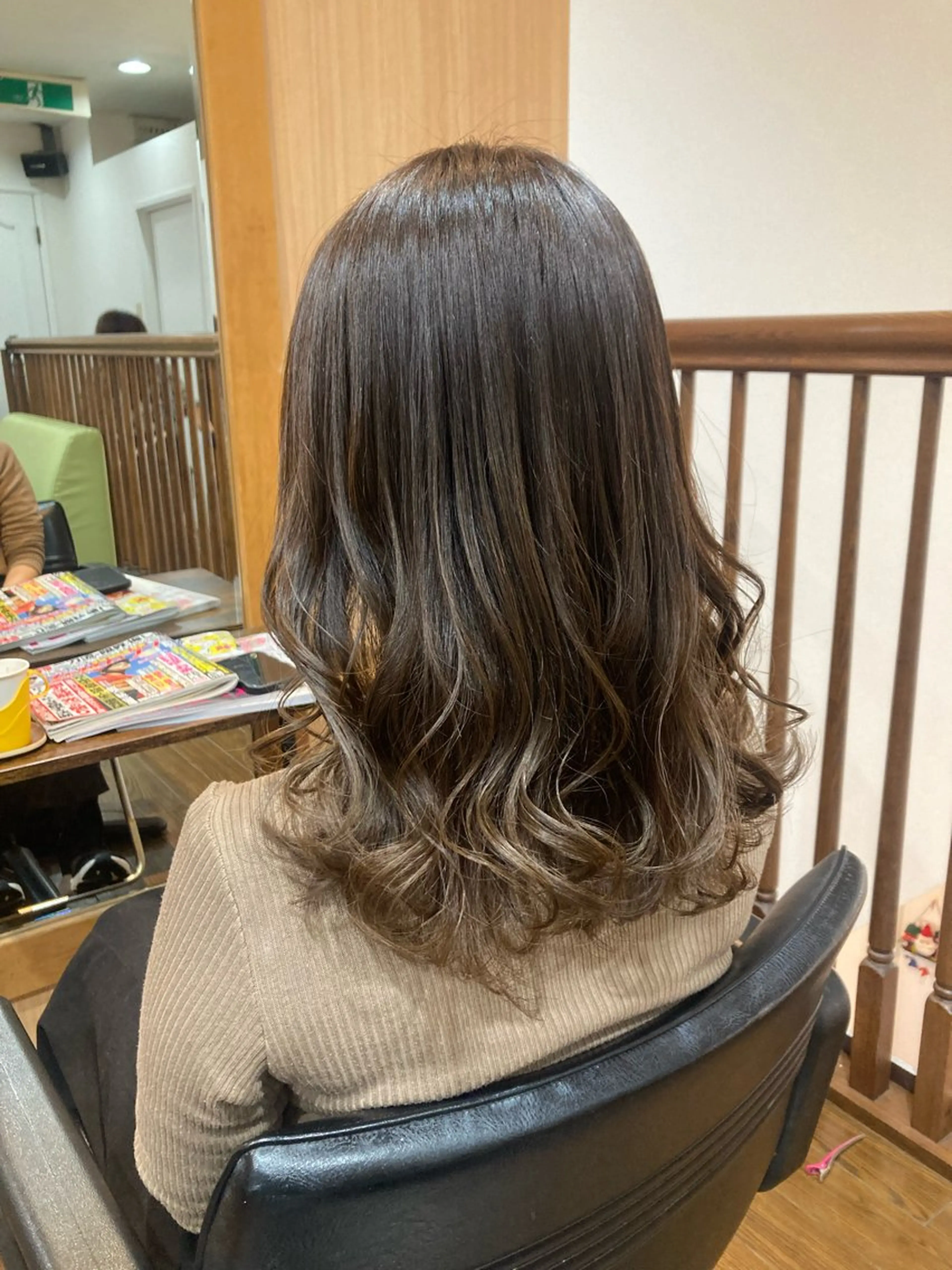 ロング 赤み消しオリーブ特化 柔らか縮毛矯正🌷辻のヘアスタイル