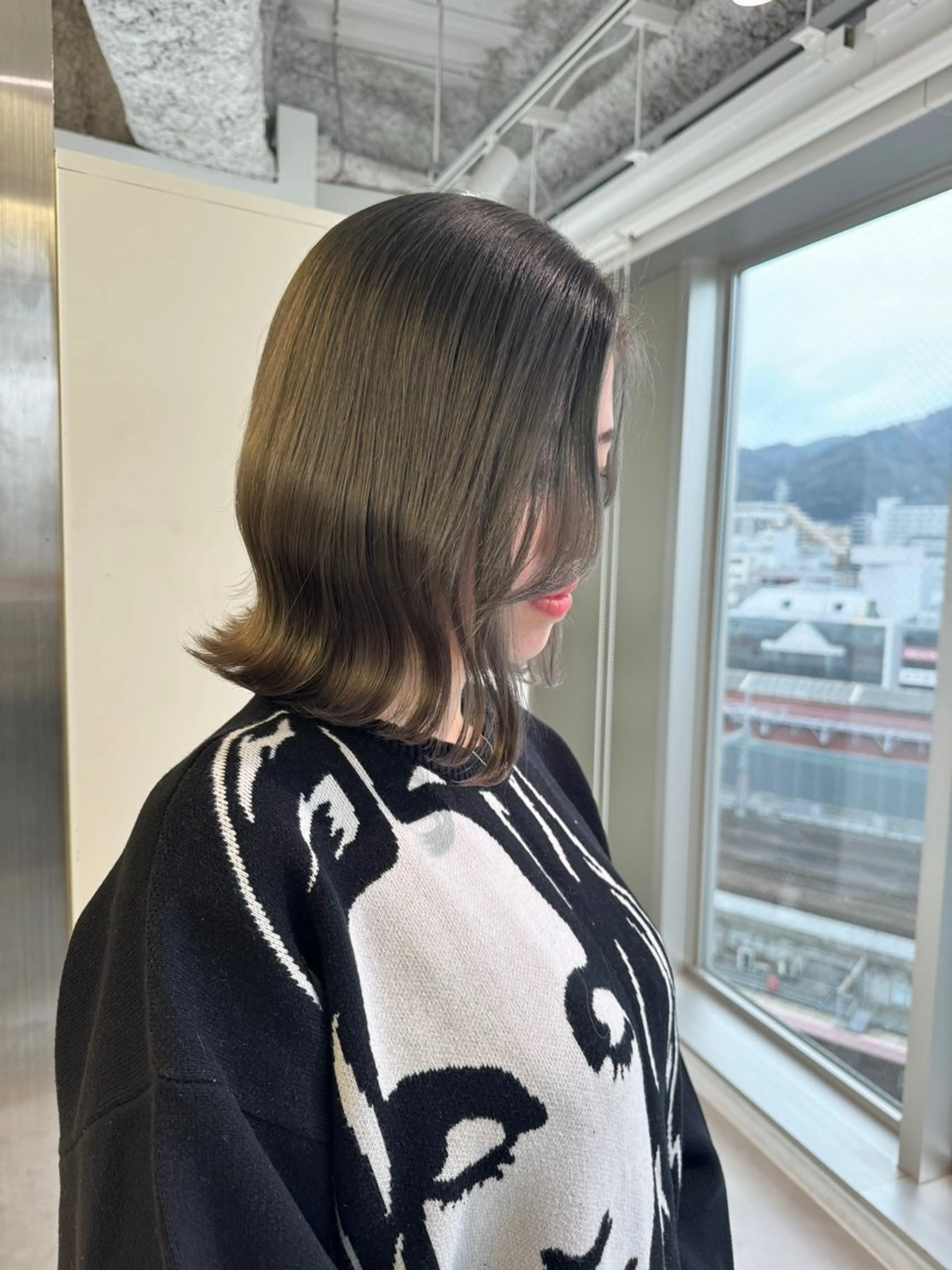 ミディアム カラー ヘアカラー トリートメント 店長 MANAMI /ブリーチ/骨格ボブのヘアスタイル