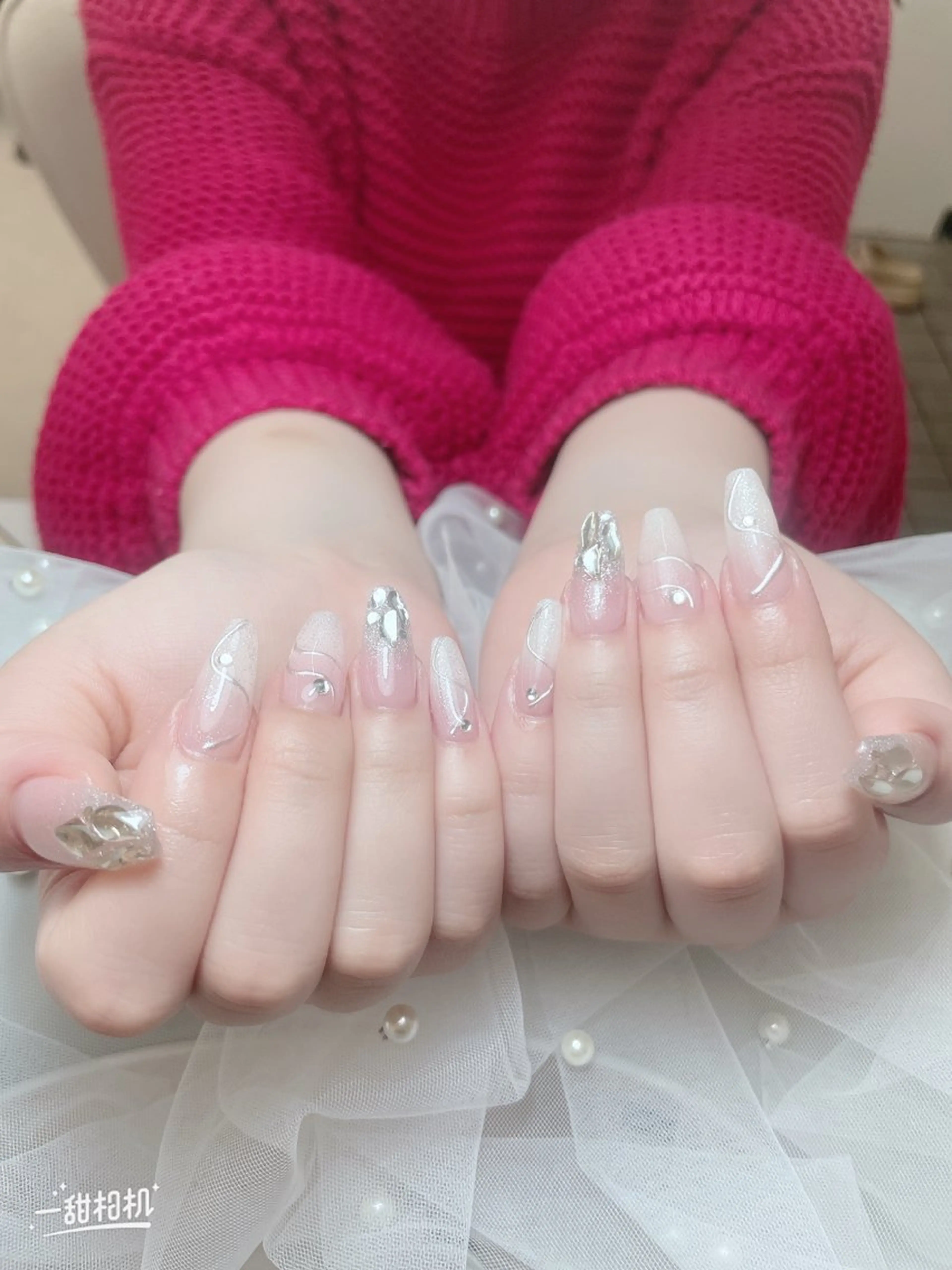 ネイル チークネイル 長さ出し フレンチネイル キラキラネイル ラメ(グリッター) ハンドネイル viet phe所属・Vp ネイルのネイルデザイン