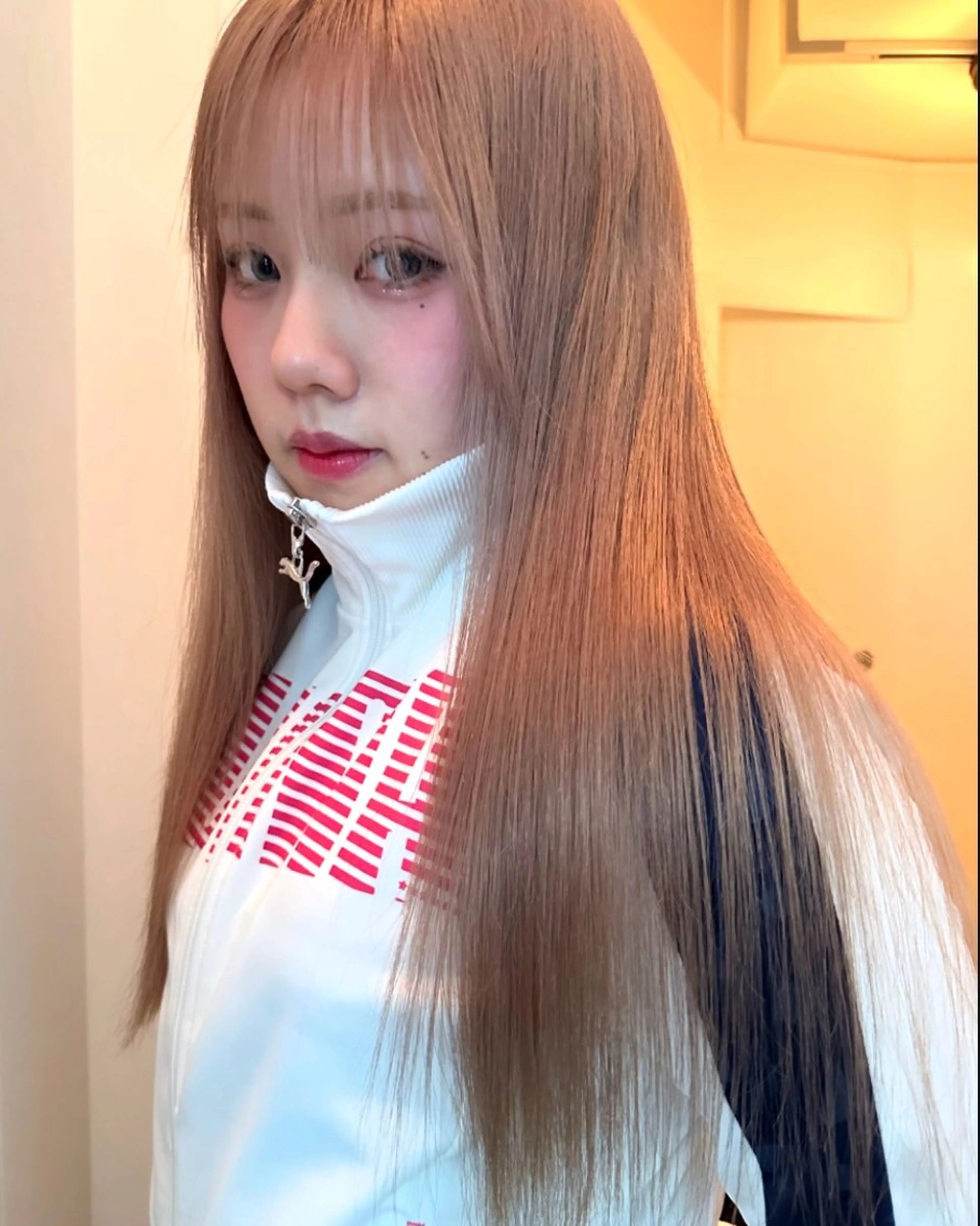 ロング 岩元 愛美のヘアスタイル