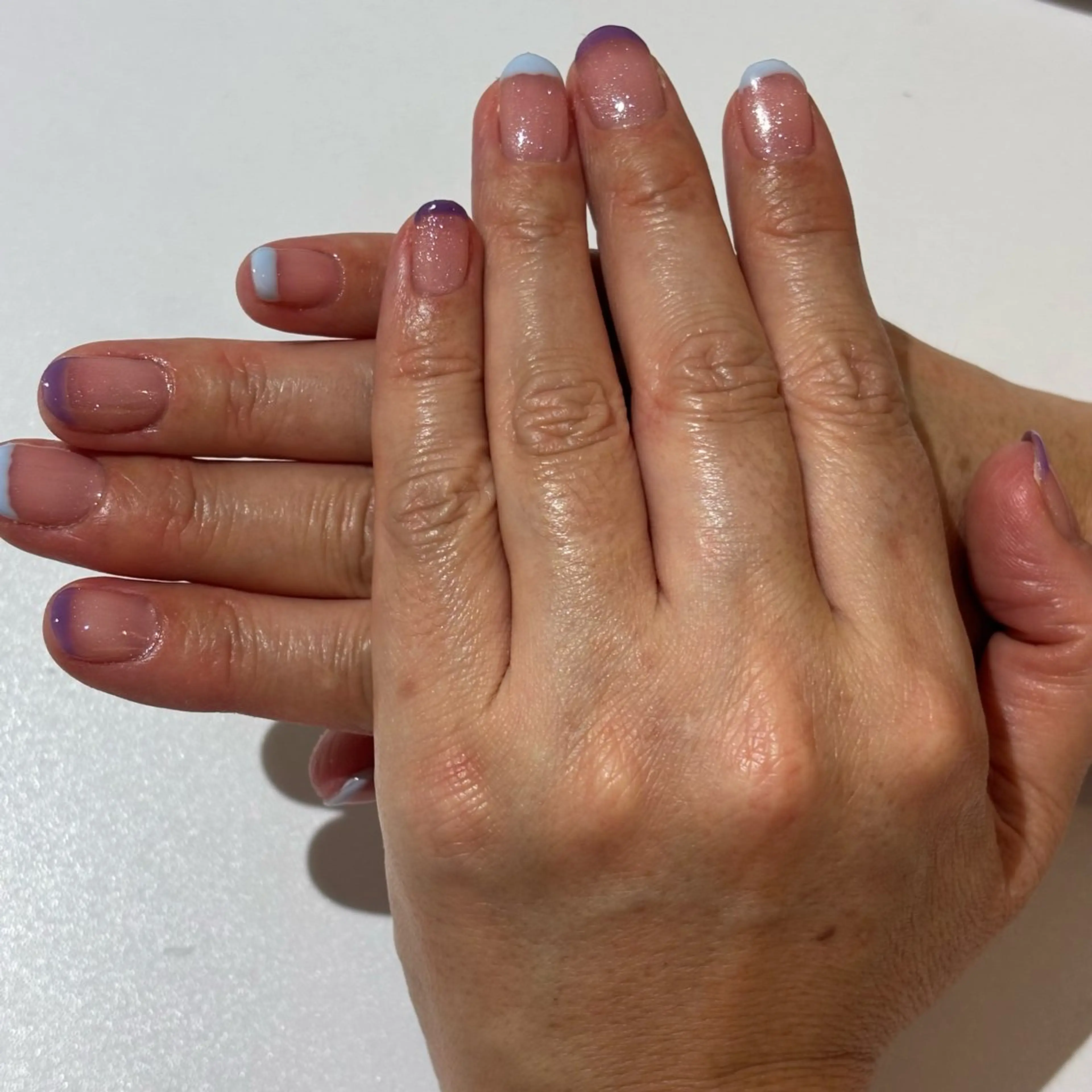 ネイル フレンチネイル ブリーチ透明感カラー /レイヤー👗しずかのヘアスタイル