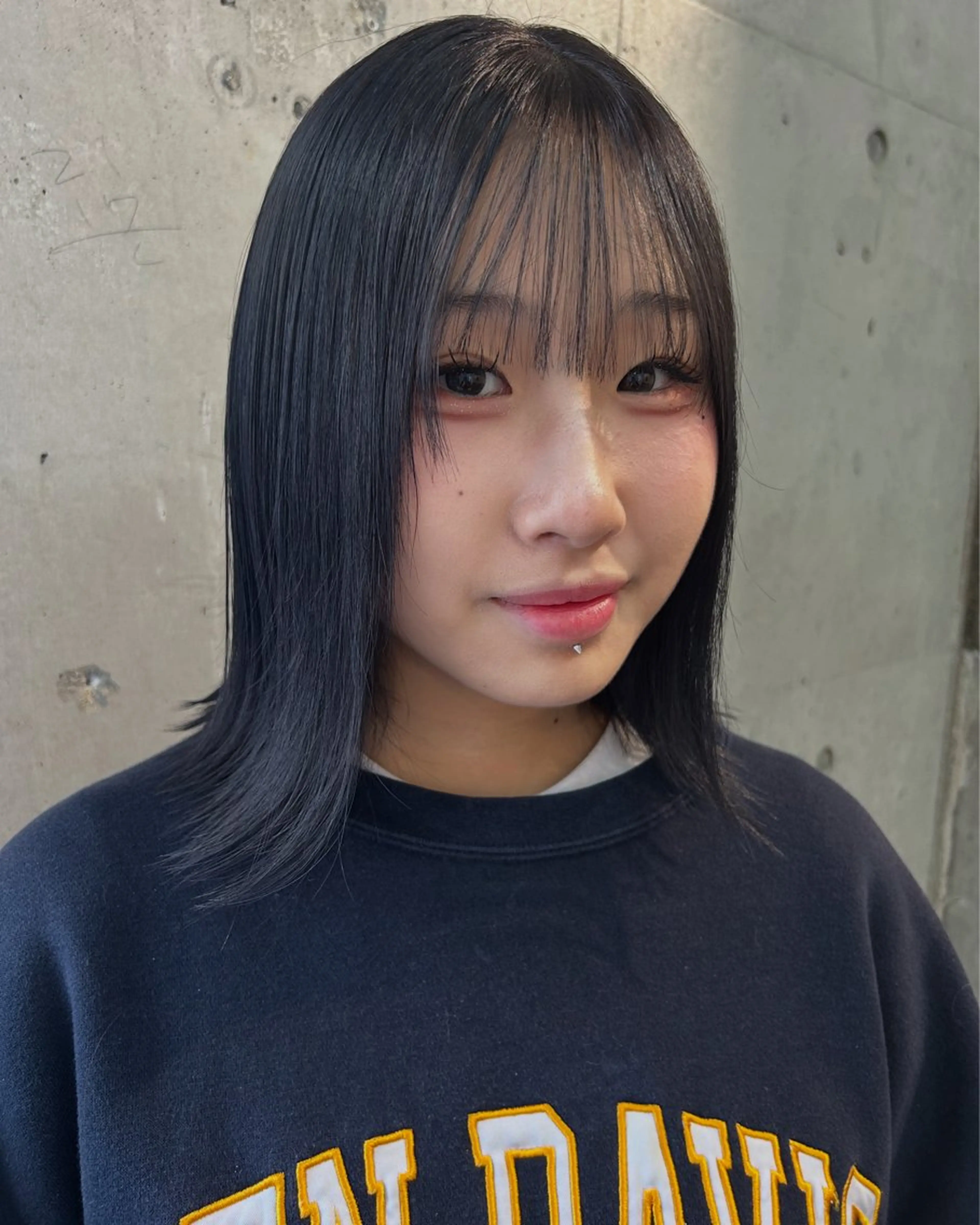 カラー 黒髪 ブリーチ ブルーカラー ブルーブラック 透明感カラー [lani ] konatsuのヘアスタイル