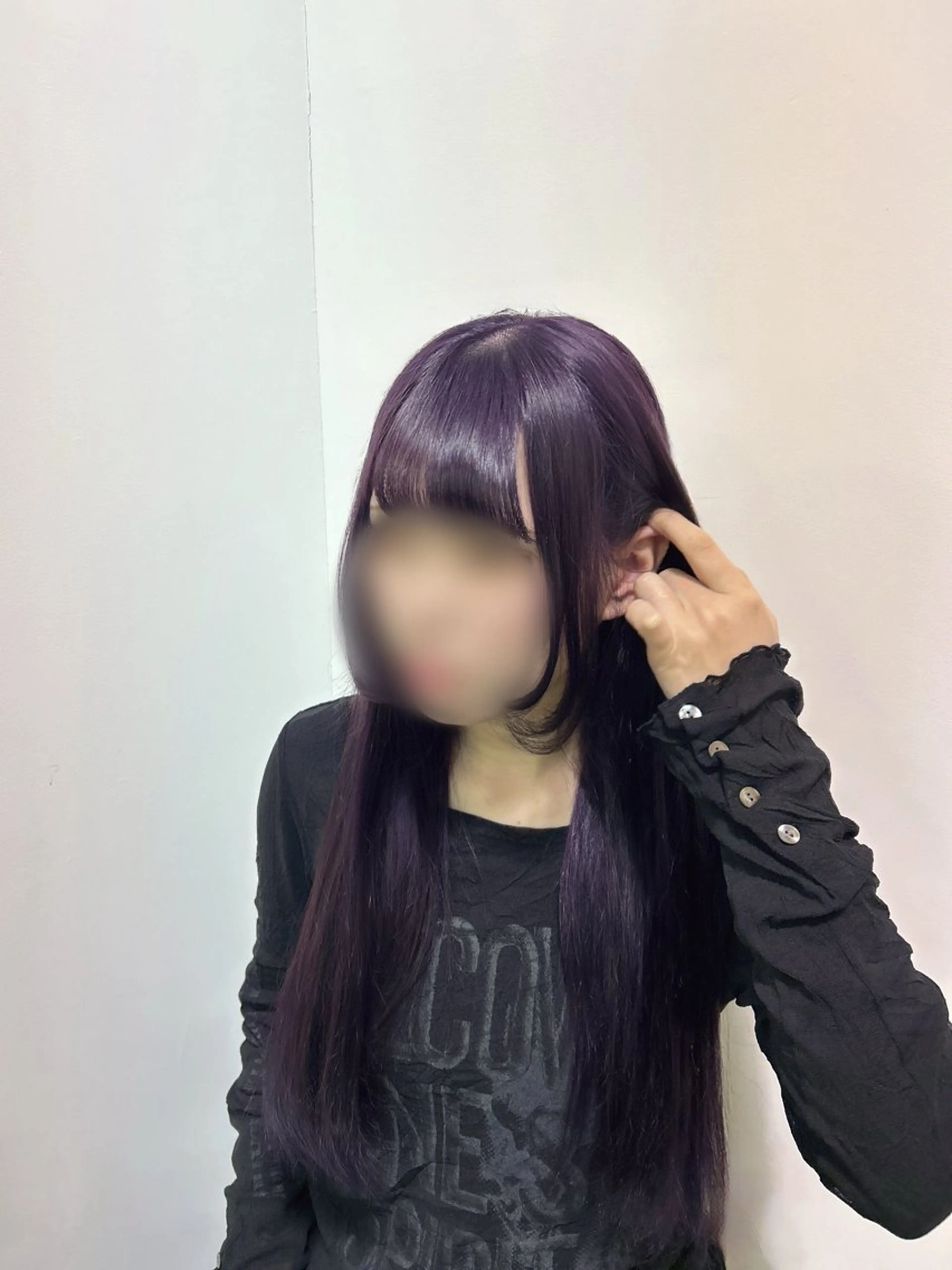 ロング カラー ブリーチ 松井 詩織のヘアスタイル