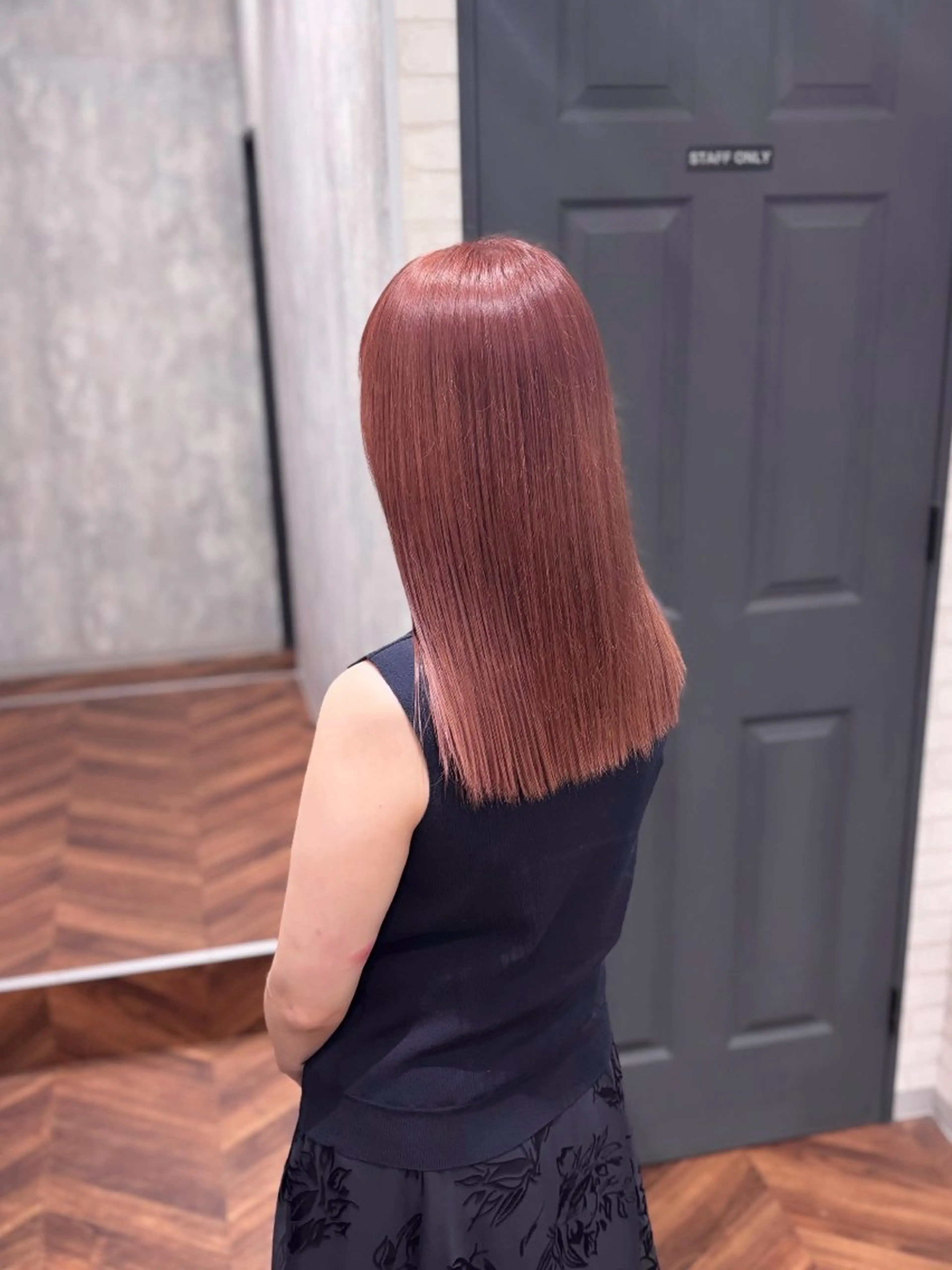 ミディアム カラー ベージュカラー ブリーチ ブリーチなしカラー ピンクカラー ピンクベージュ カット ヘアカラー トリートメント 詩乃🎀ピンク 暖色系🫧レイヤーのヘアスタイル