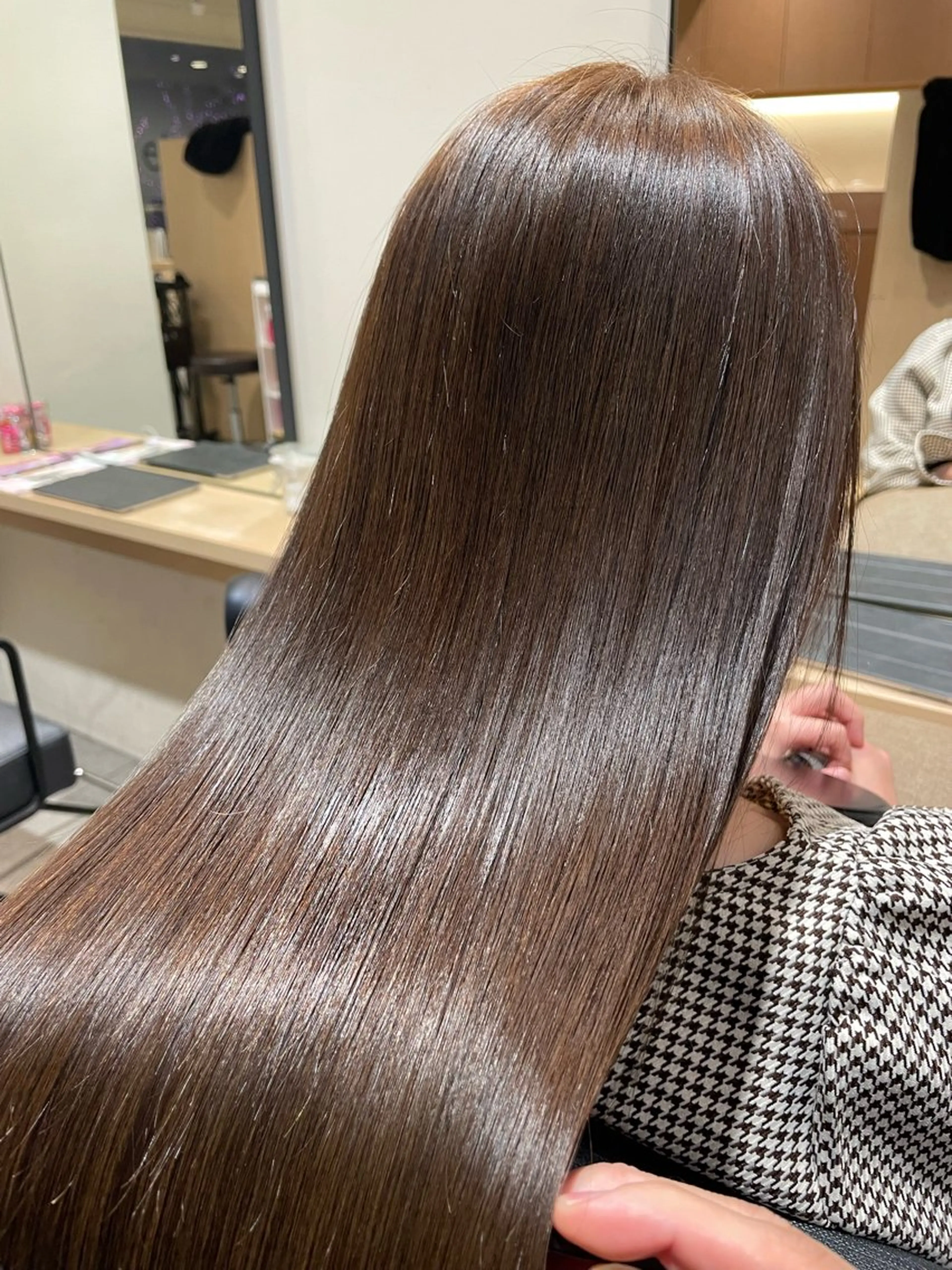 ⭐️ ご新規様 ⭐️カット + 透明感カラー + 髪質改善超音波トリートメントの写真