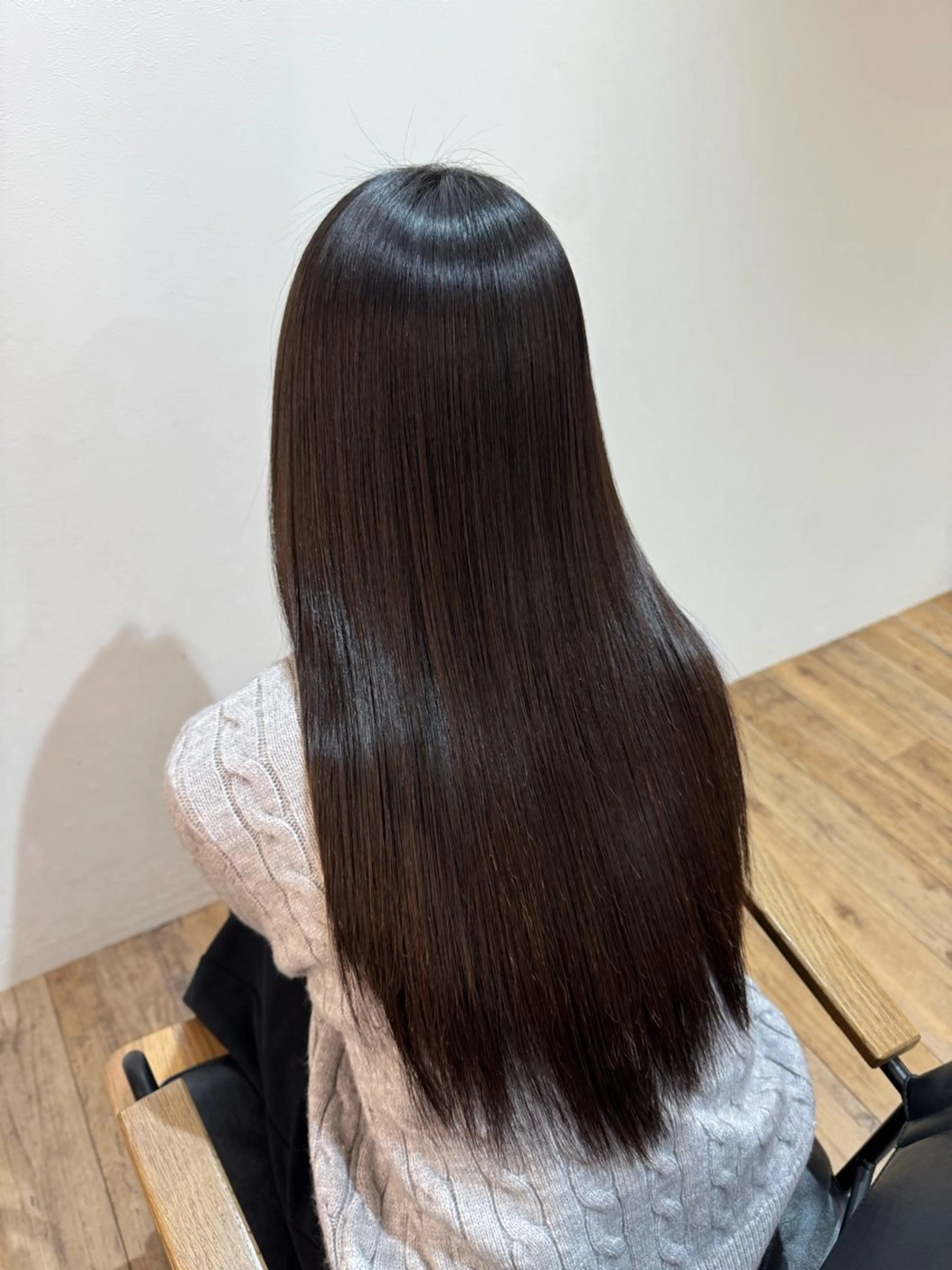 セミロング ヘアカラー トリートメント afloatkobe所属・美髪/髪質改善 川口凌弥のヘアスタイル