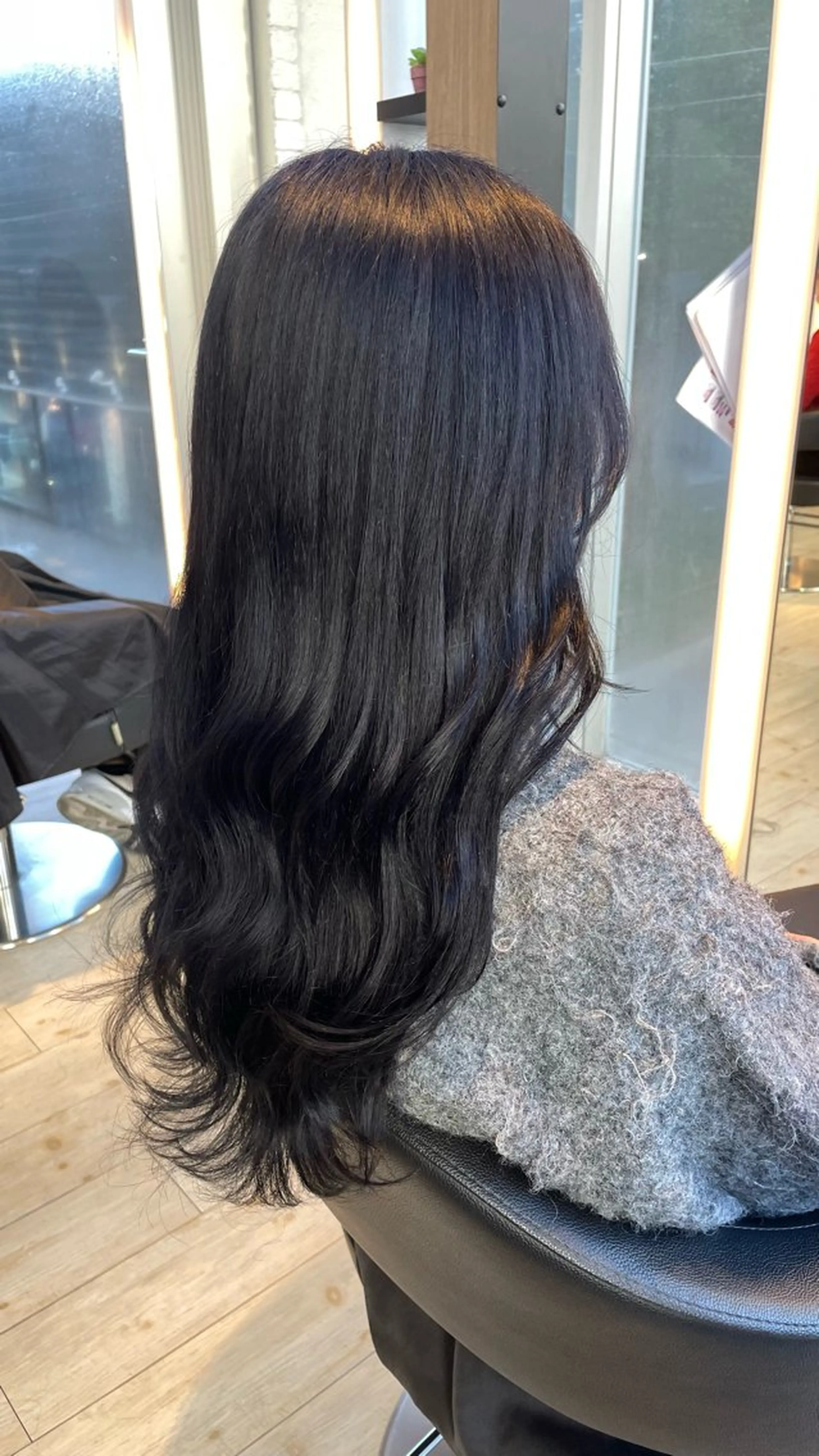 ロング カラー ブリーチ ブルーカラー ブリーチ/髪質改善/ ハイトーン/暖色のヘアスタイル