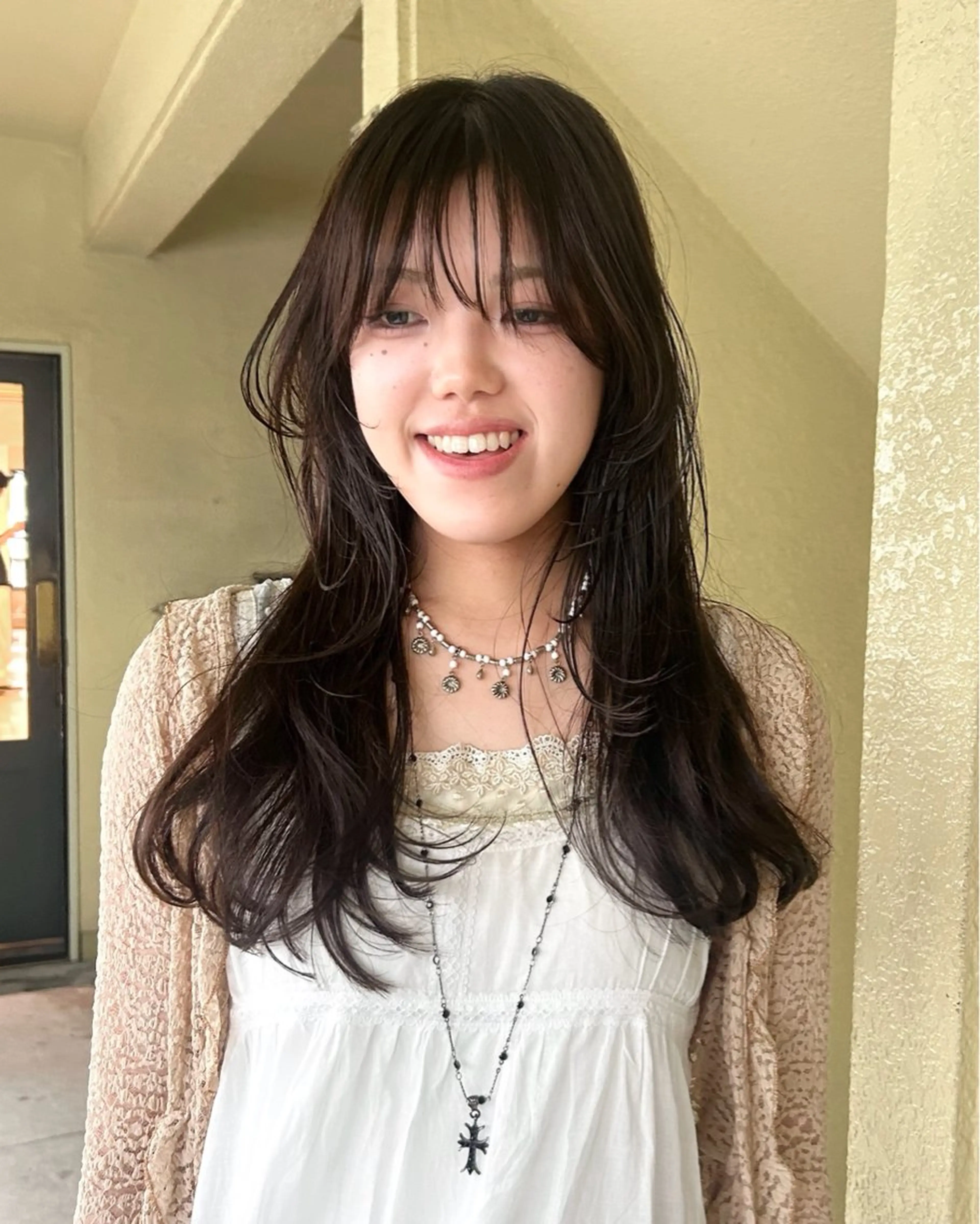 ロング カラー 顔まわりレイヤー レイヤーカット ロング トリートメント レイヤーカット/栄/ 顔周り/キトウモエノのヘアスタイル