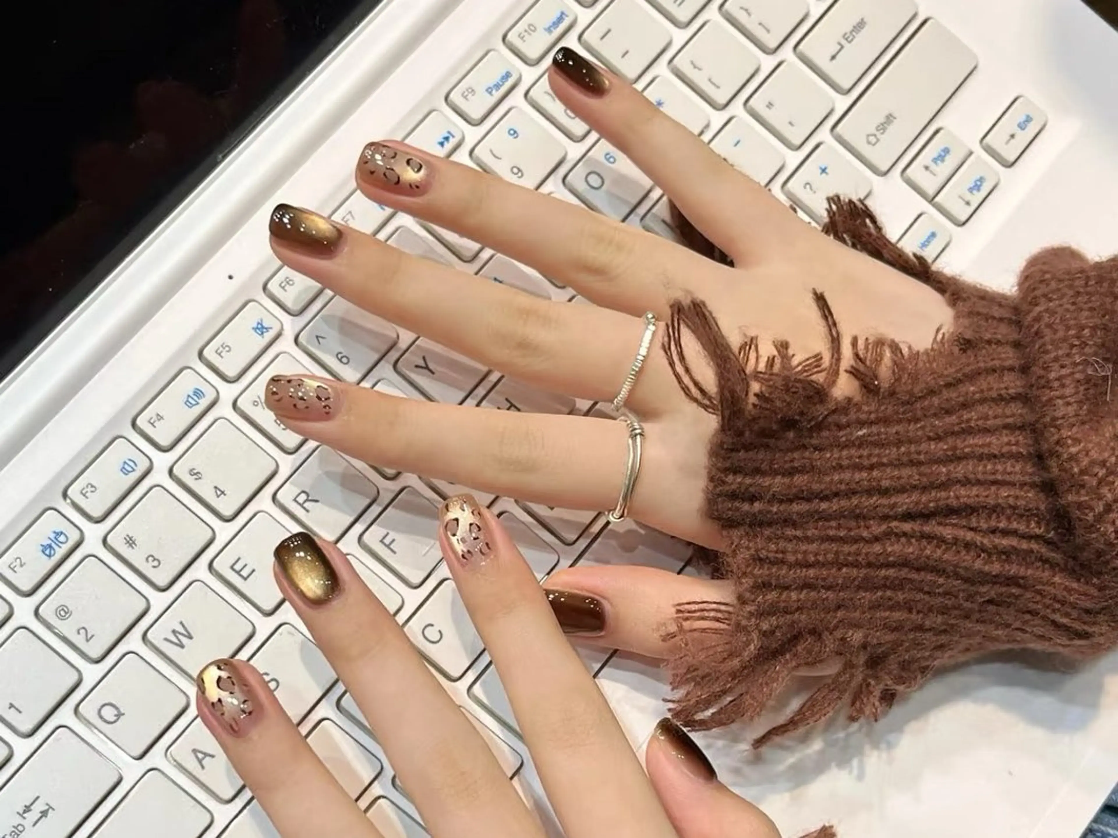 ネイル 長さ出し フットネイル フレンチネイル ジェルネイル ガラスフレンチ More Glam Nailsalon 大宮東口店 ～韓国ネイル・ワンホンネイル・スカルプネイル～所属・大宮 愛のネイルデザイン