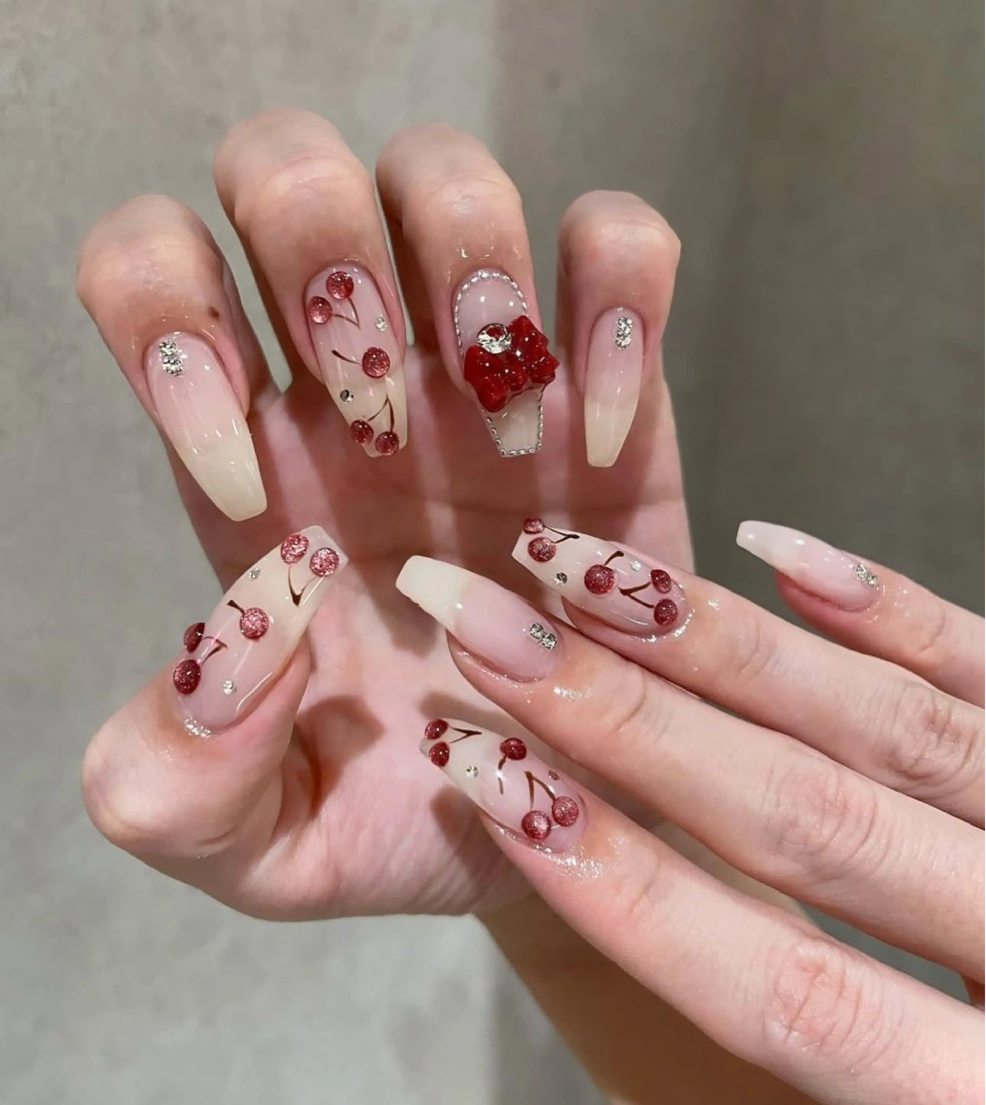 ネイル グラデーション キラキラネイル ワンカラーネイル 冬ネイル Jenn Nail Salonのネイルデザイン