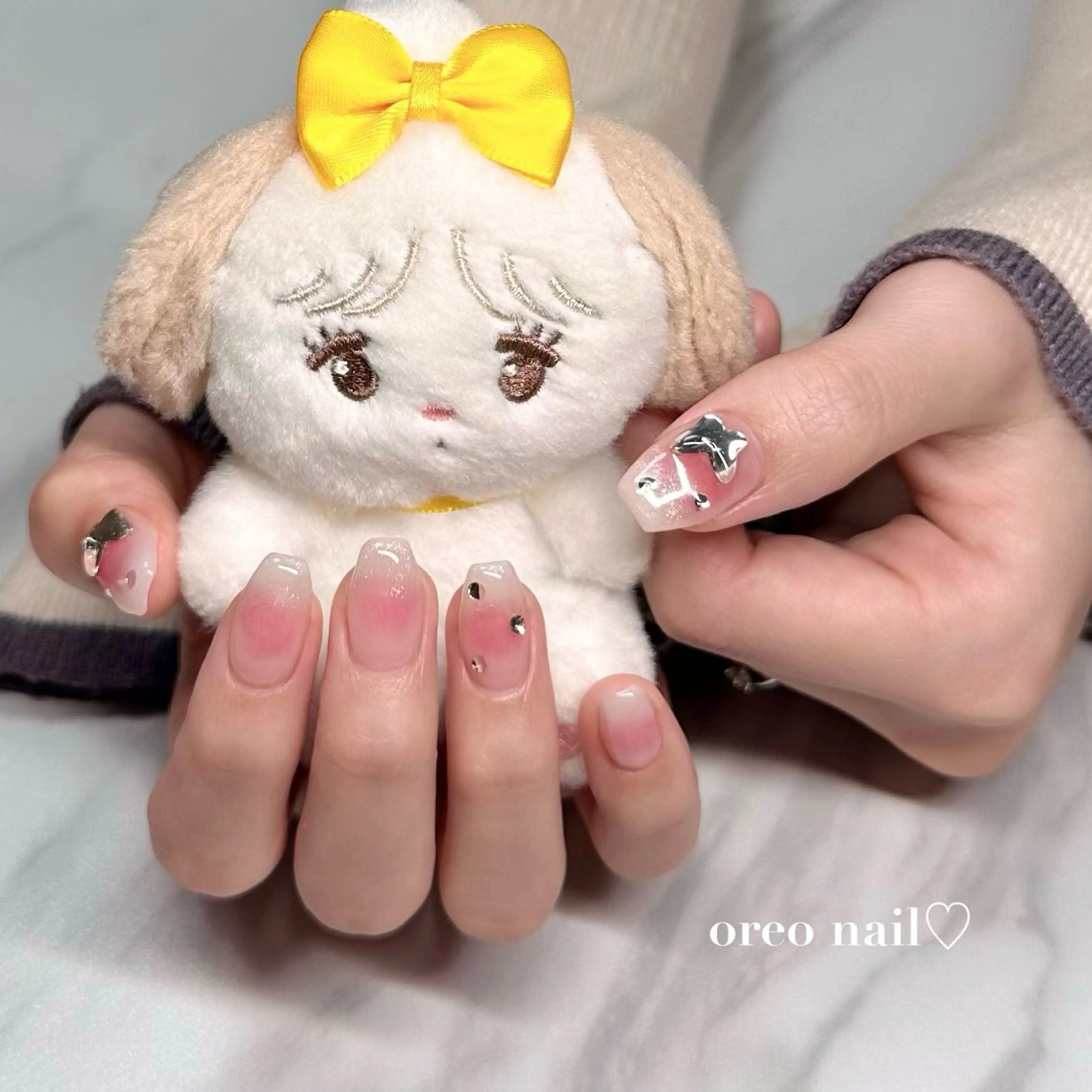 ネイル チークネイル ガーリー キラキラネイル マグネットネイル ピンク oreo salon miyu 池袋のネイルデザイン