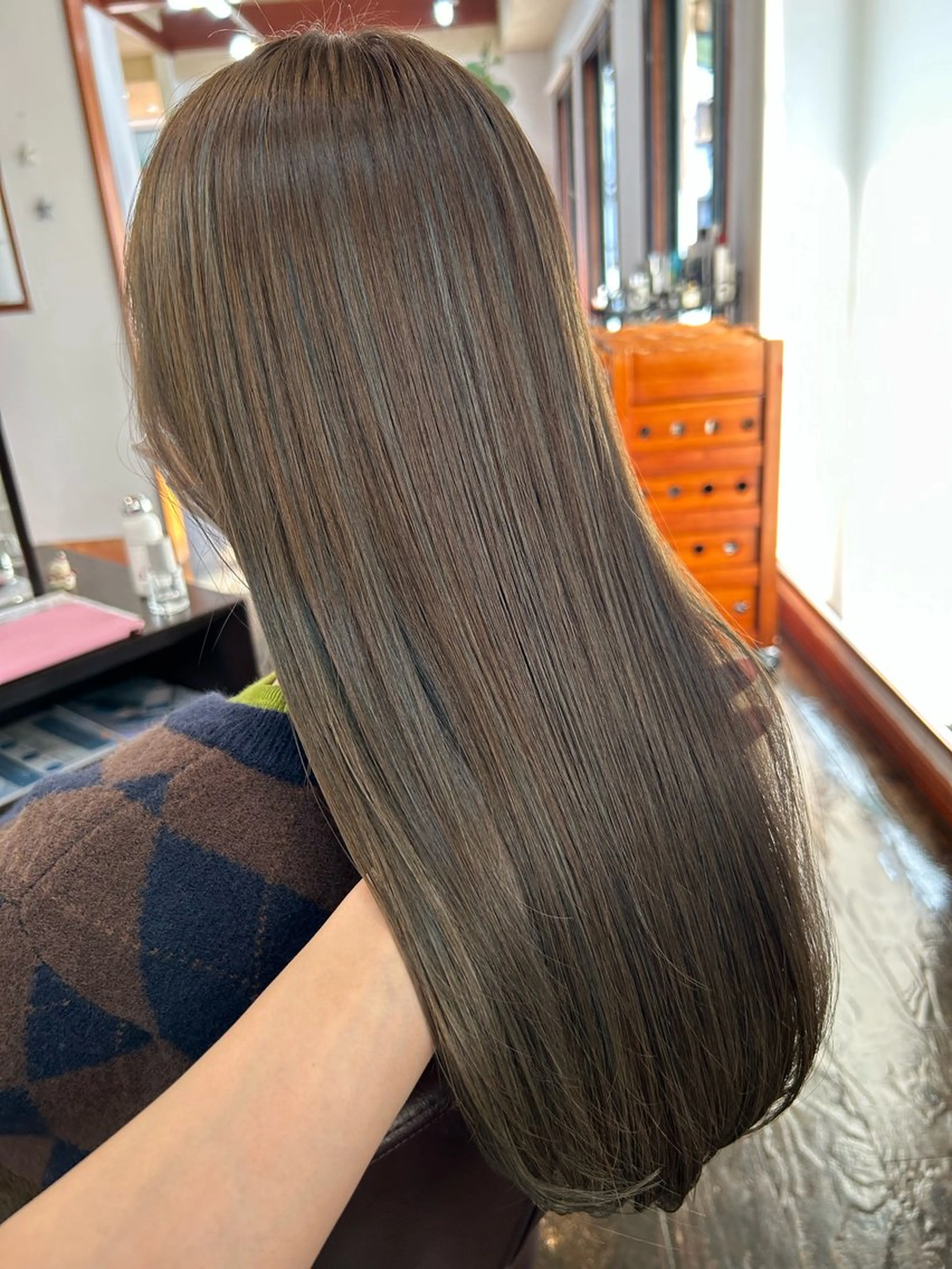 カラー ハイライトカラー オリーブカラー 坂本 瑞季 🤍 髪質改善のヘアスタイル