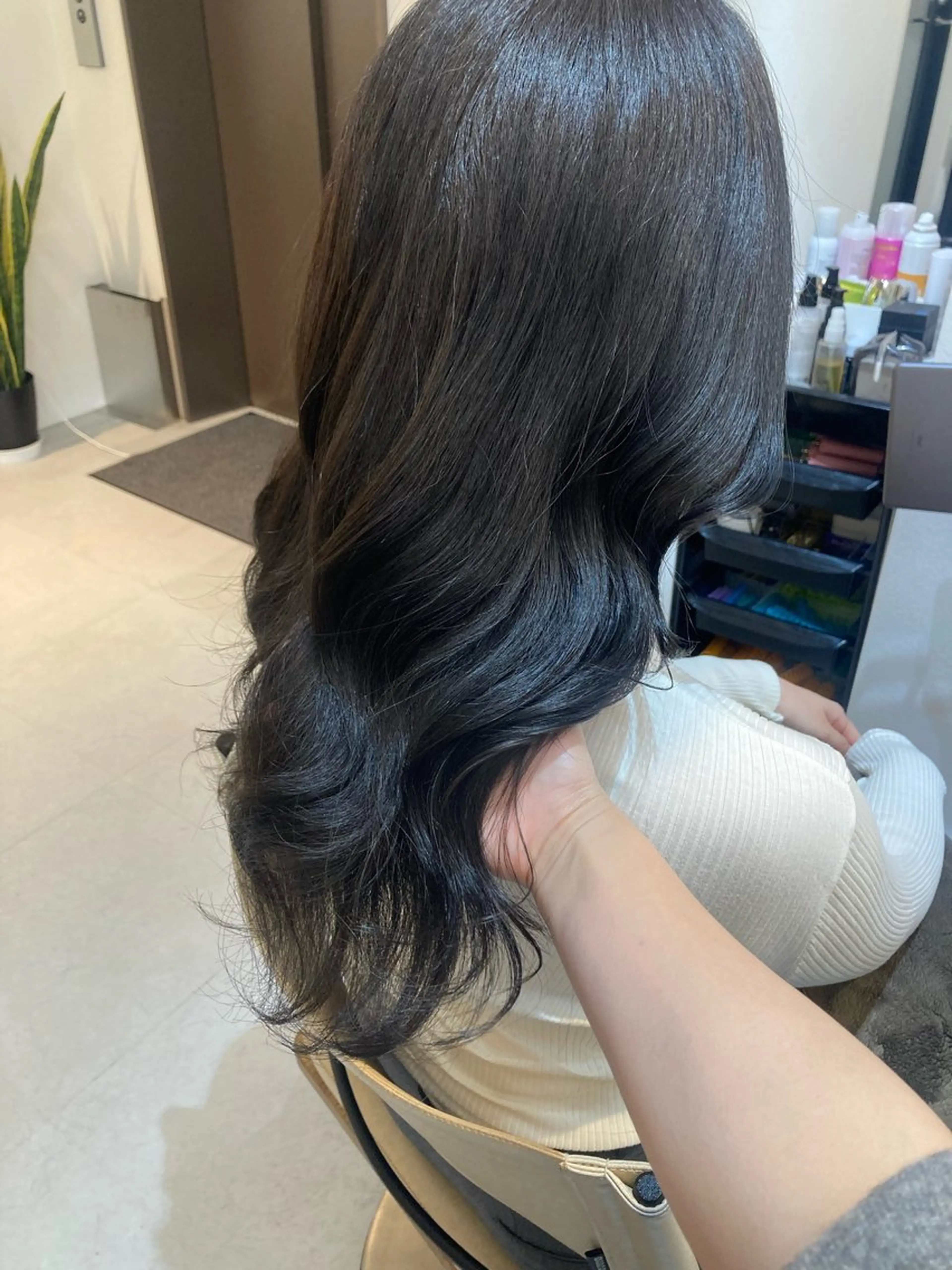 セミロング ✨色持ちの良い艶 カラー✨蟹江真世のヘアスタイル