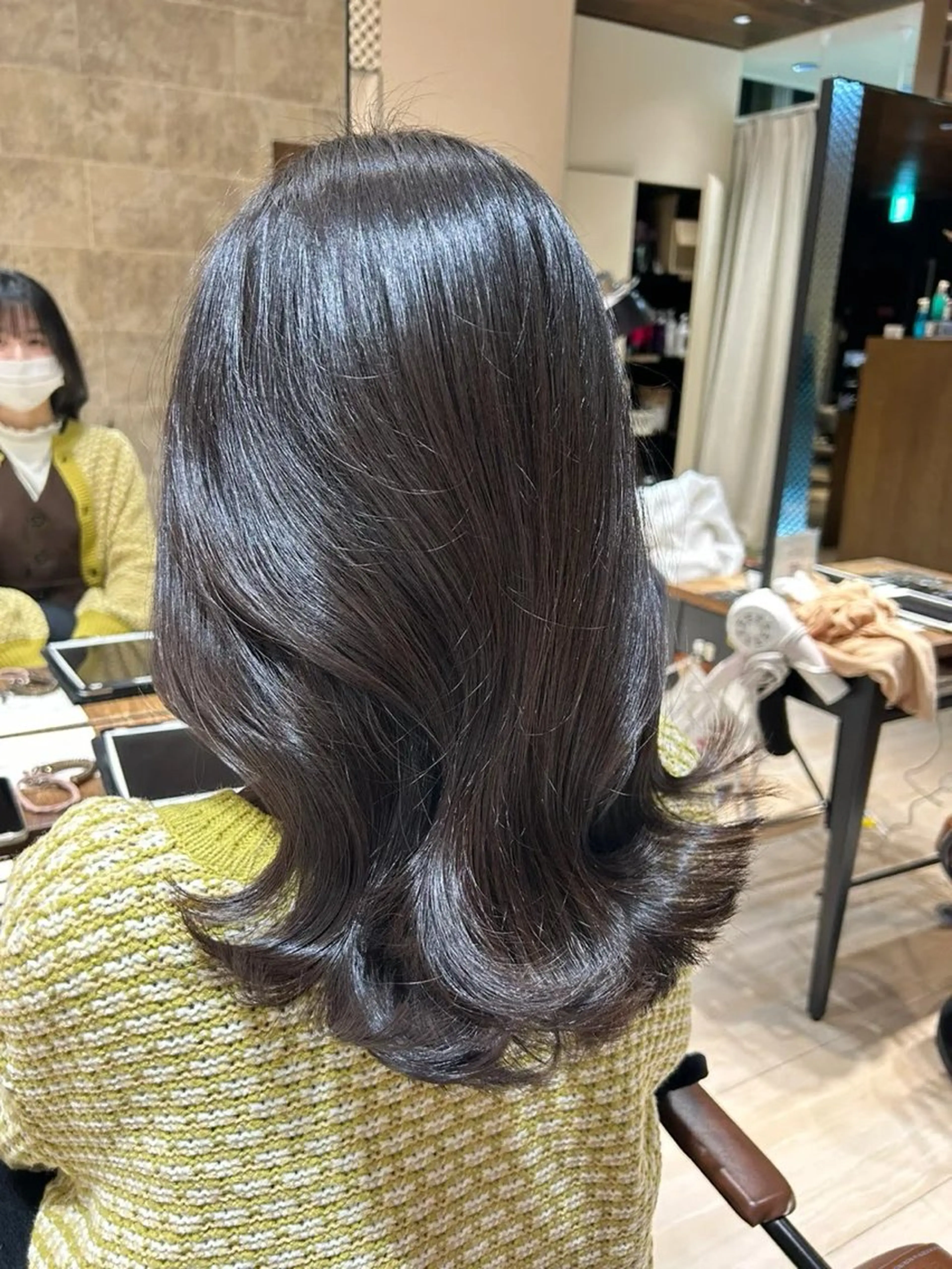 ミディアム 韓国ヘア/レイヤー/ 顔まわり足立遥奈のヘアスタイル