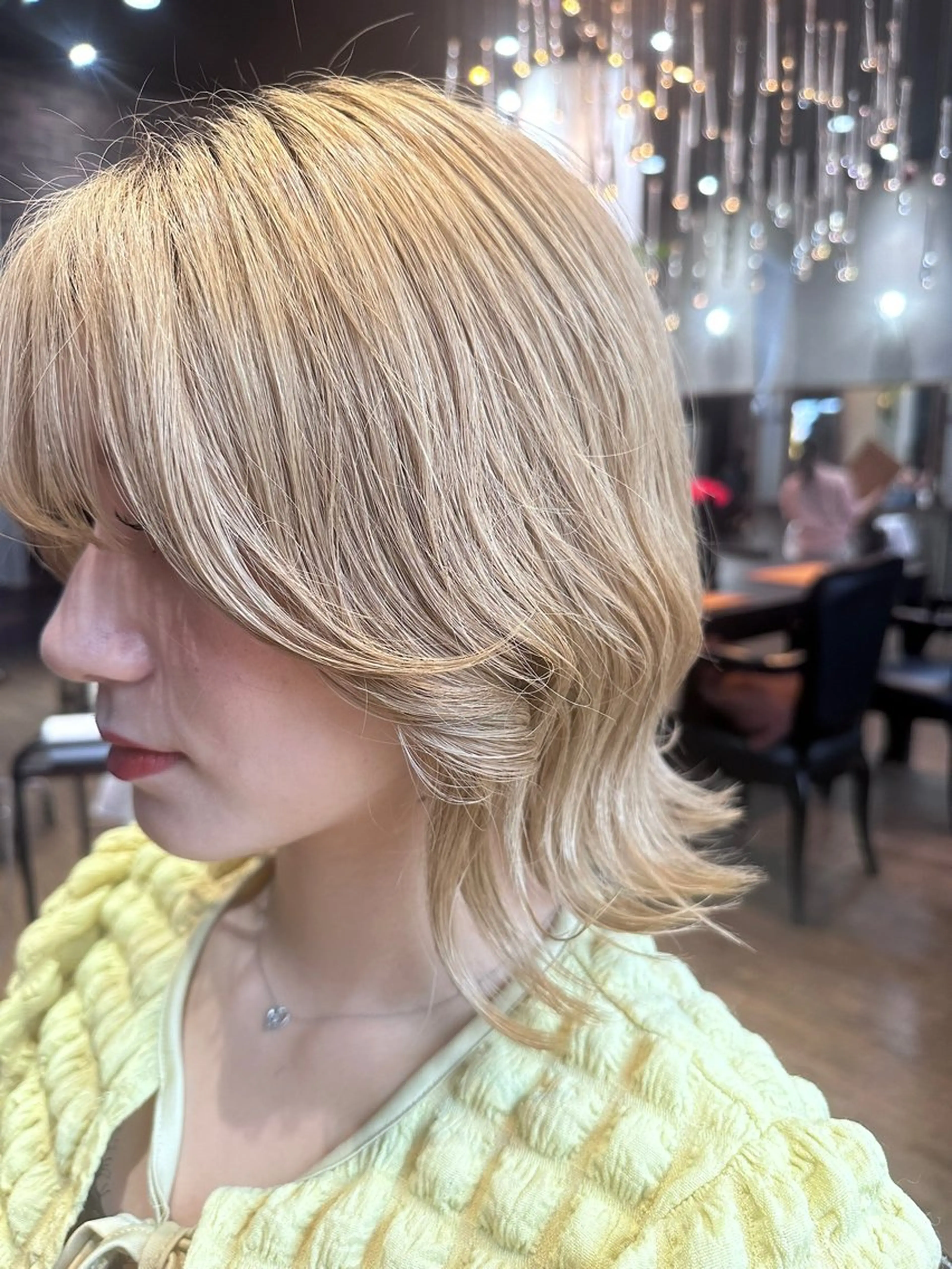 ミディアム カラー ハイトーンカラー カット ヘアカラー トリートメント Wカラーレイヤーカ ット⚡️CHIAKIのヘアスタイル