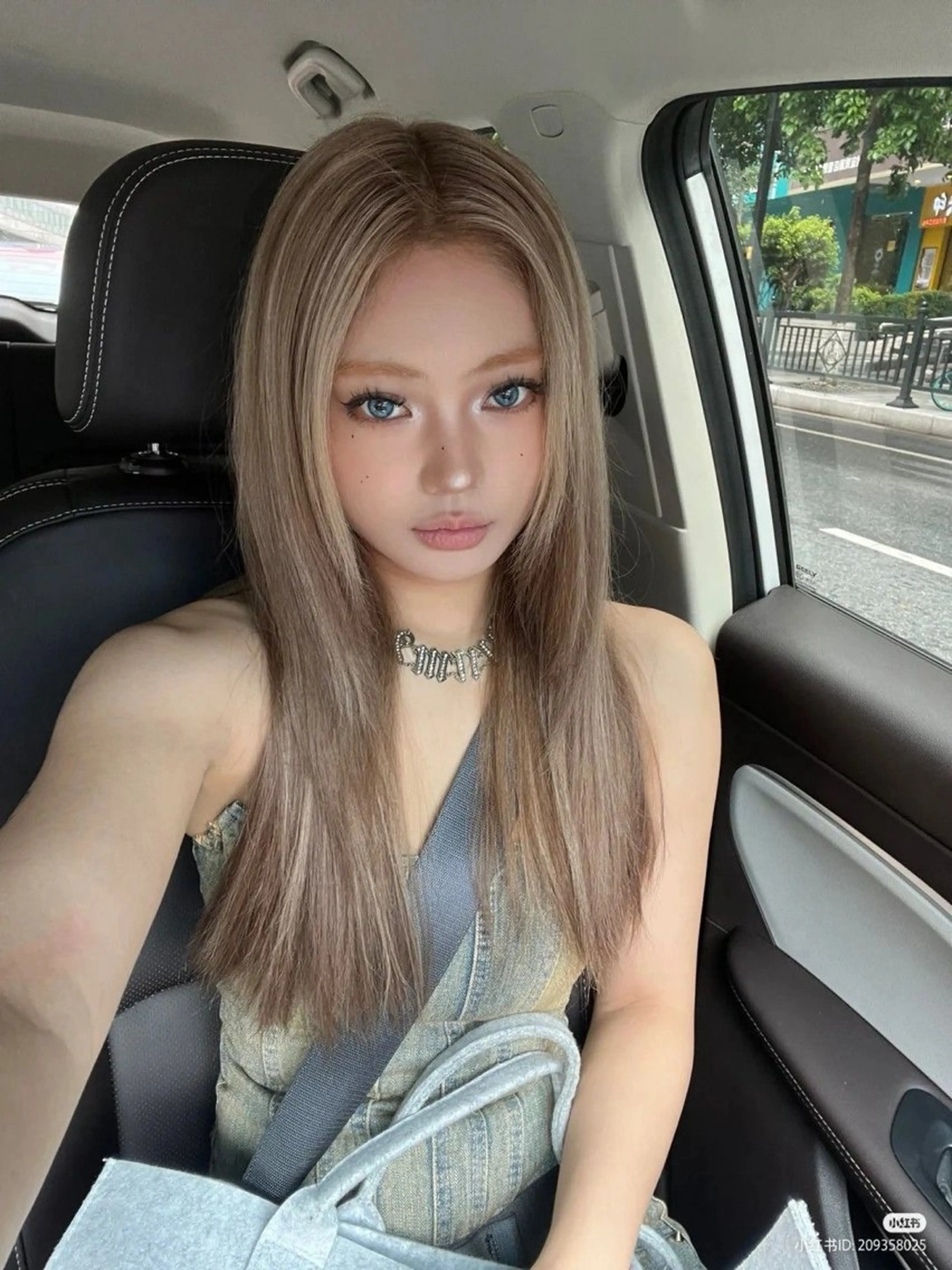 ロング ヘアカラー トリートメント ヘアセット 艶髪ハイトーンカラー 渋谷🎀ririkaのヘアスタイル