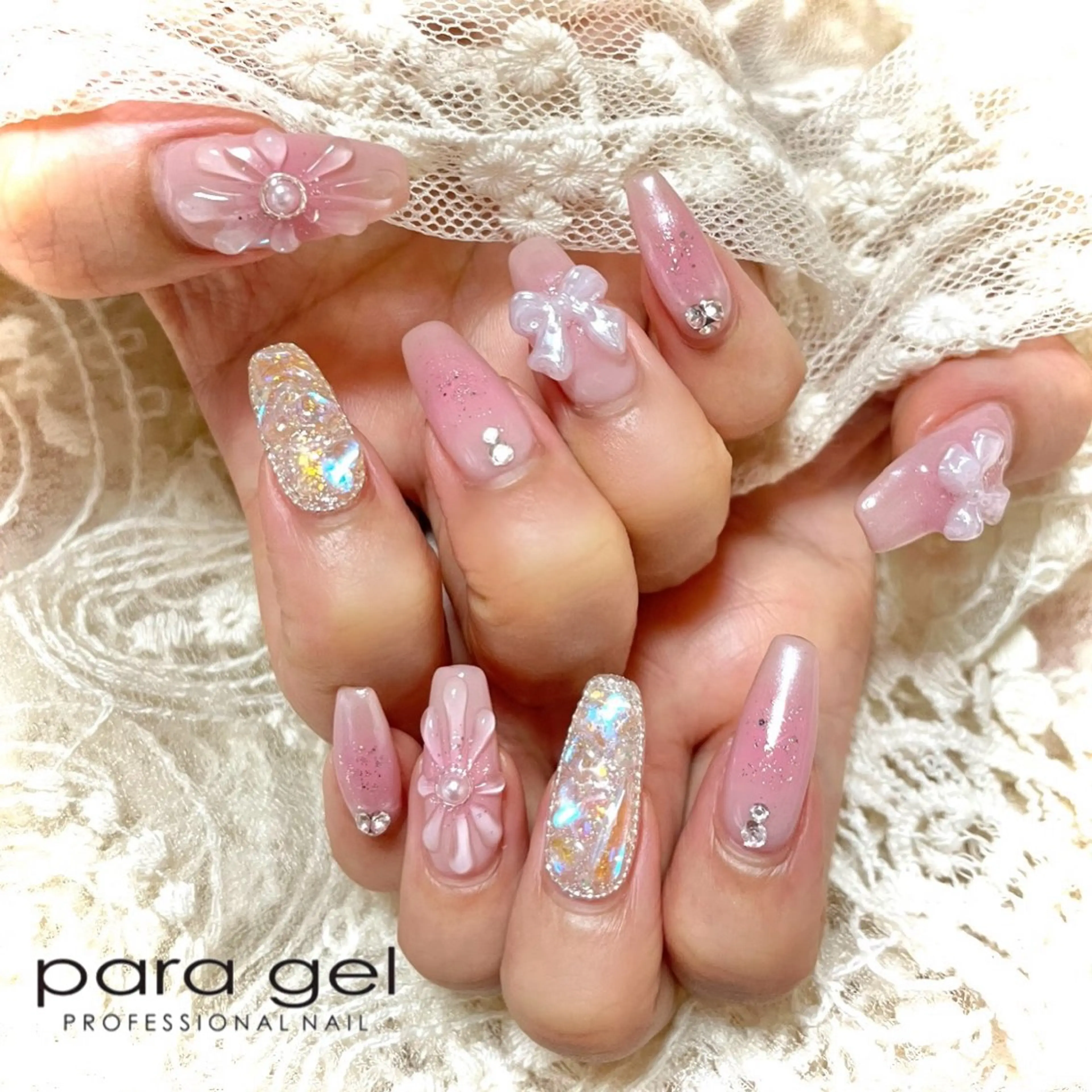 ネイル ミラーネイル 持ち込み ぷっくりネイル ホワイト ハンドネイル Bianca🎀 ONODERAのネイルデザイン