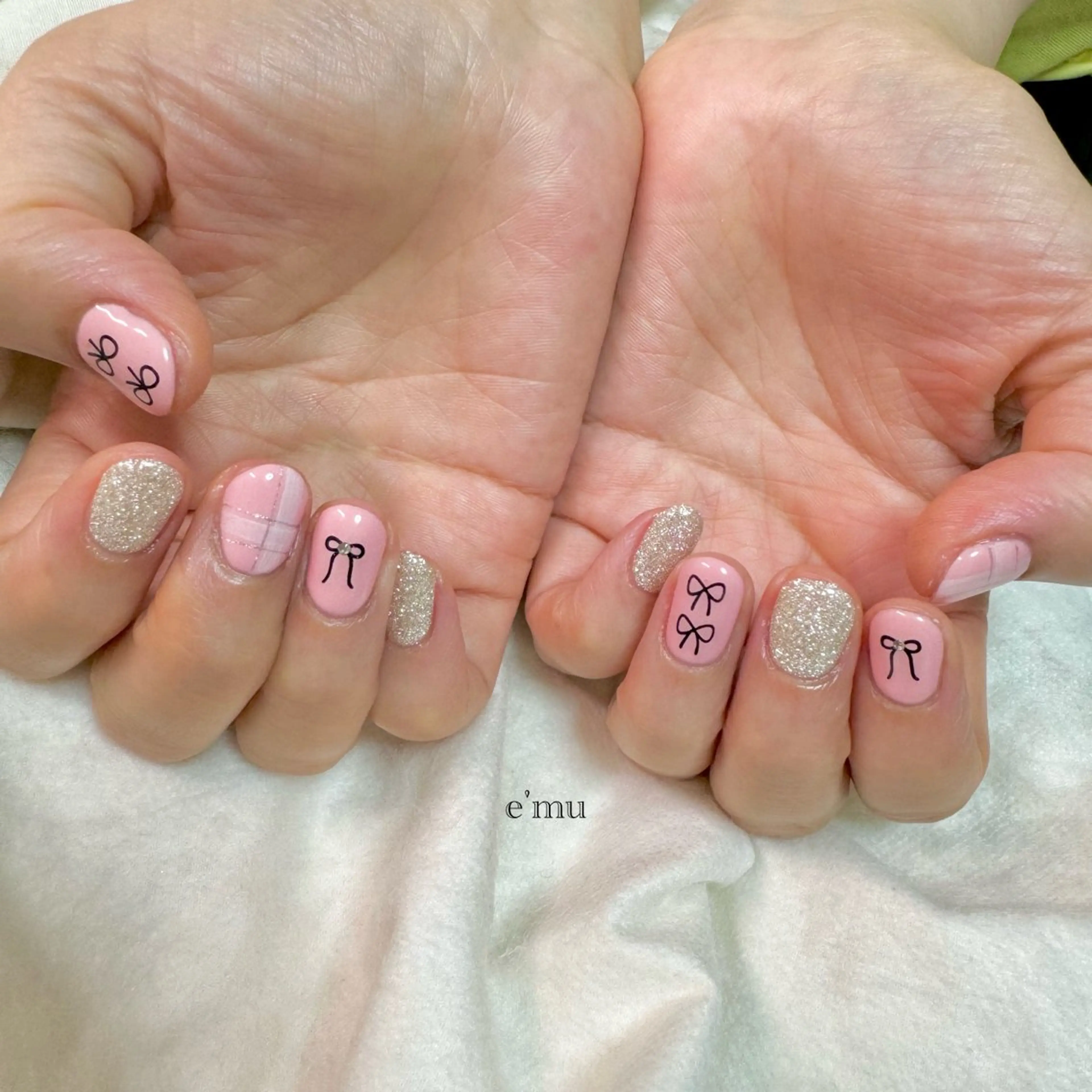 ネイル リボン ハンドネイル nail salon e'mu💐のネイルデザイン