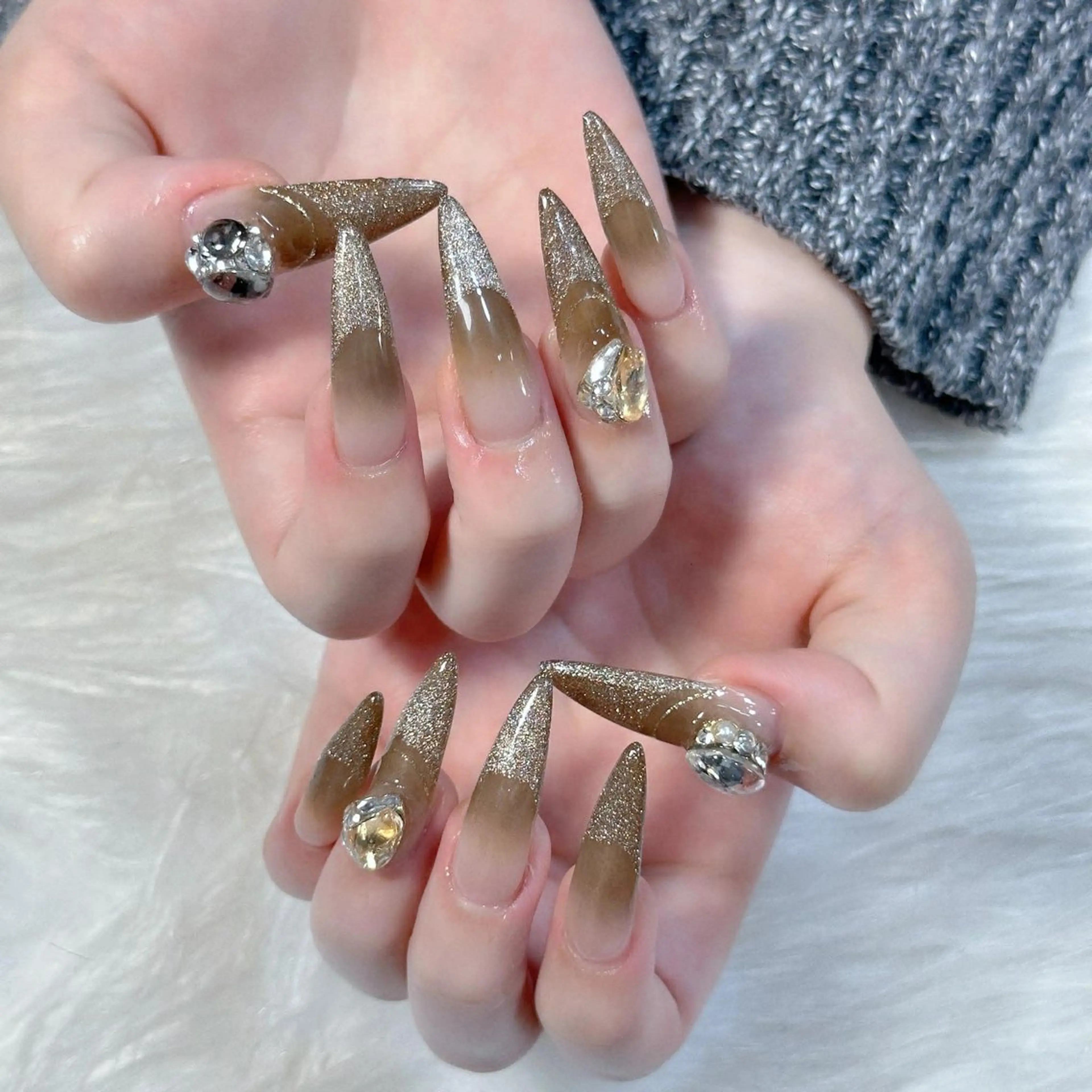 ネイル 長さ出し フレンチネイル グラデーション キラキラネイル 韓国ネイル ハンドネイル Hana Nail Salonのネイルデザイン