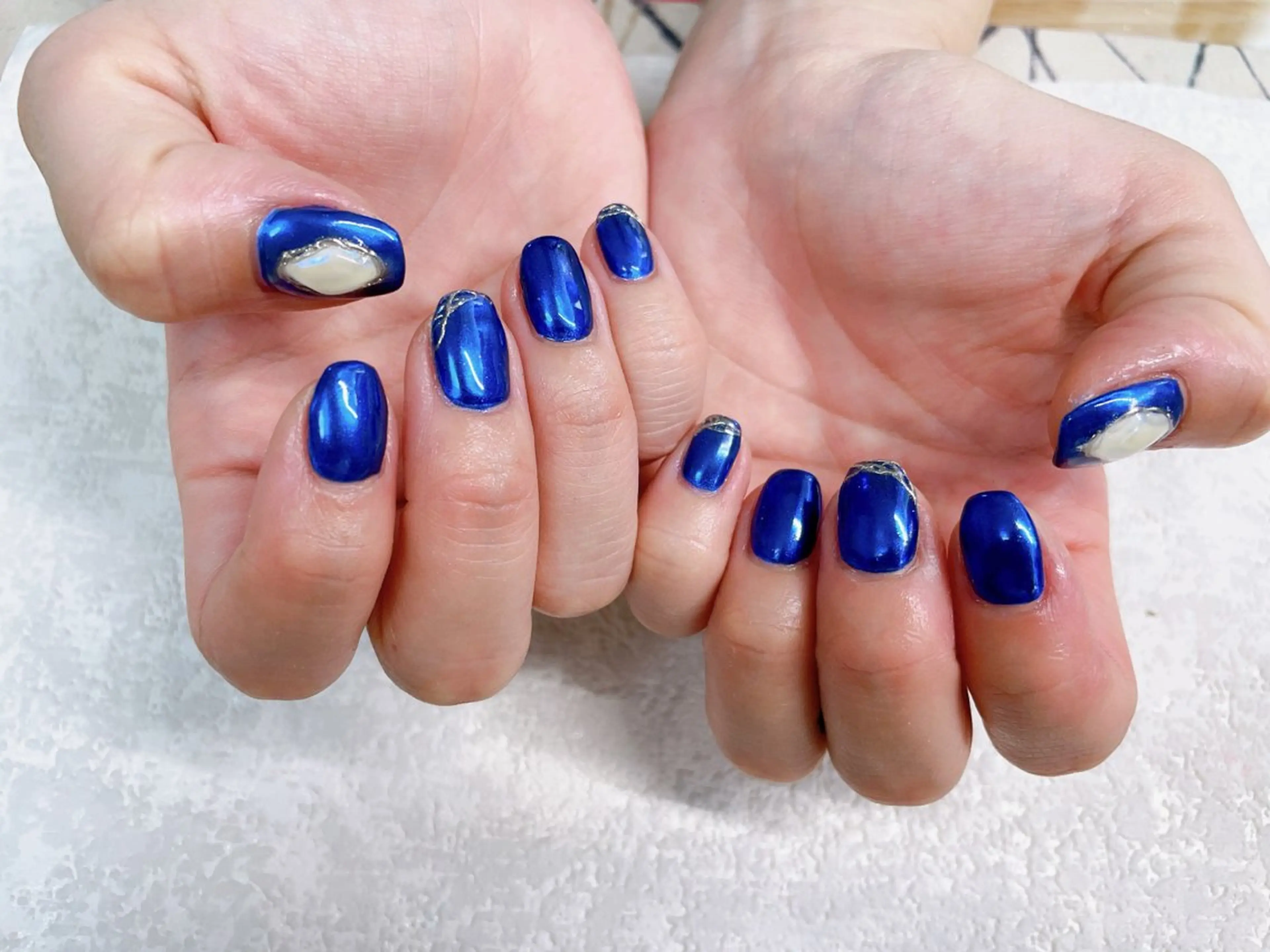 ネイル オーロラネイル フラワーネイル フットネイル フレンチネイル ジェルネイル mogunail &blowのネイルデザイン