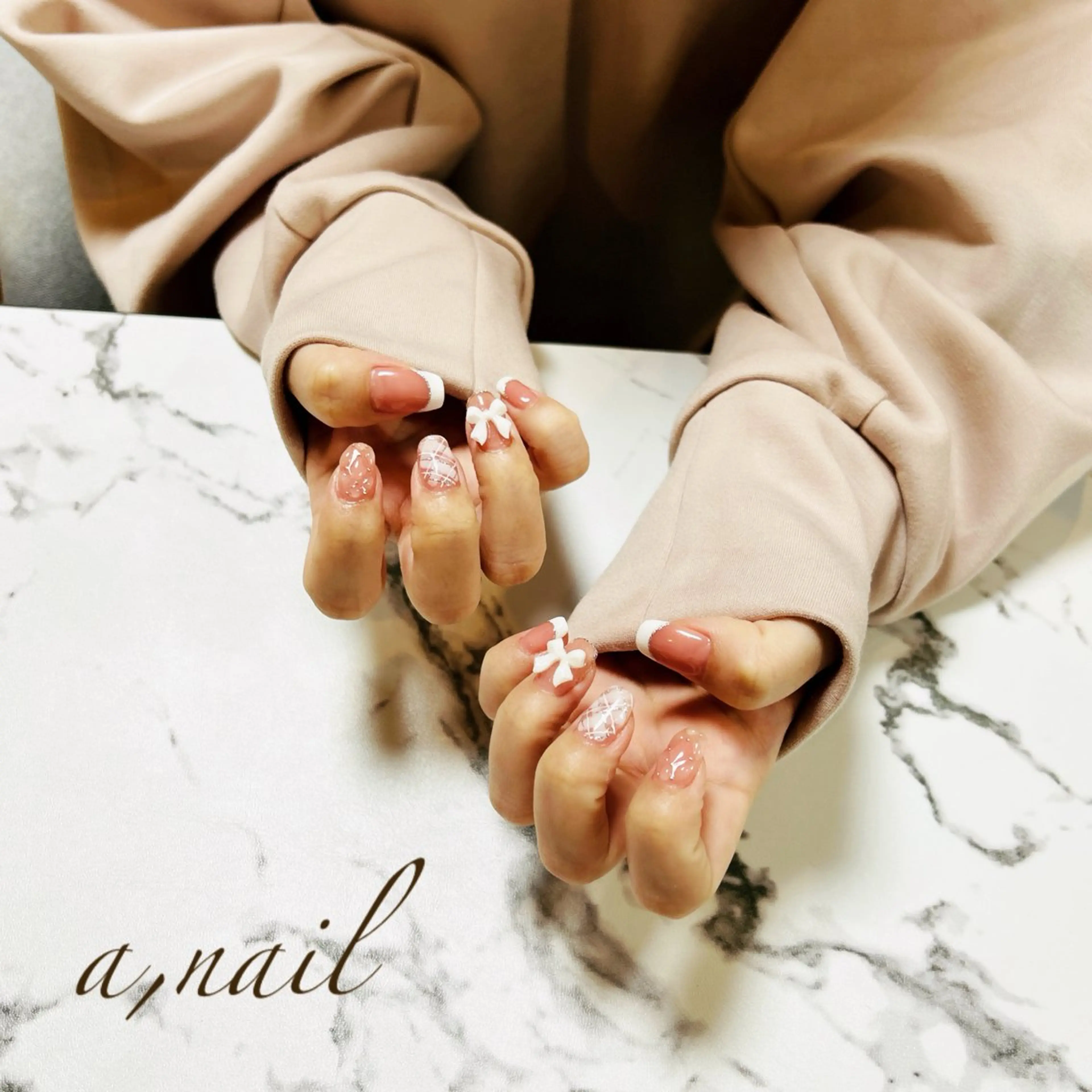 ネイル フレンチネイル ジェルネイル グラデーション キラキラネイル ワンカラーネイル ハンドネイル ネイルサロン エーネイルのネイルデザイン