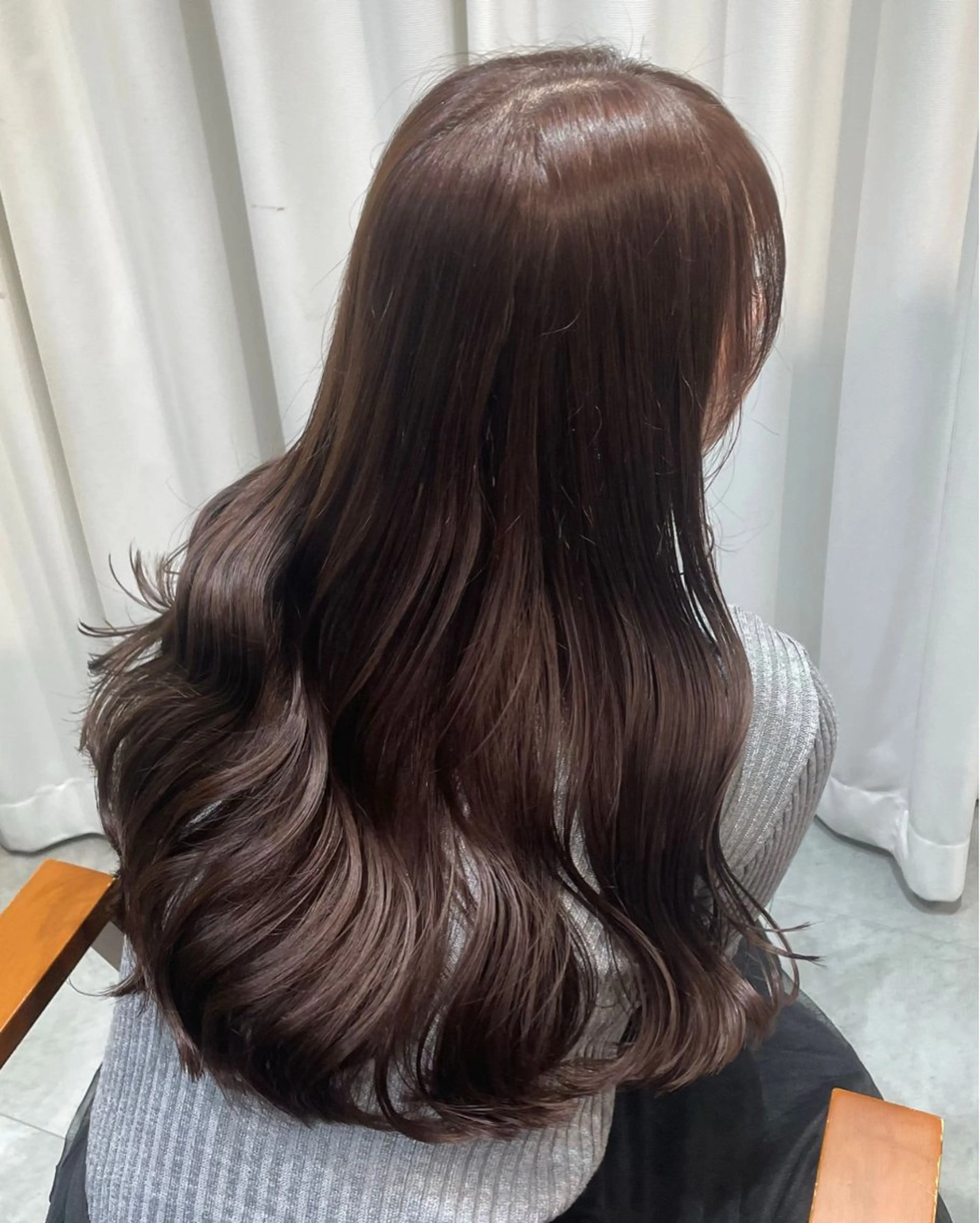 ロング ブリーチなし 透明感ダブルカラーのヘアスタイル