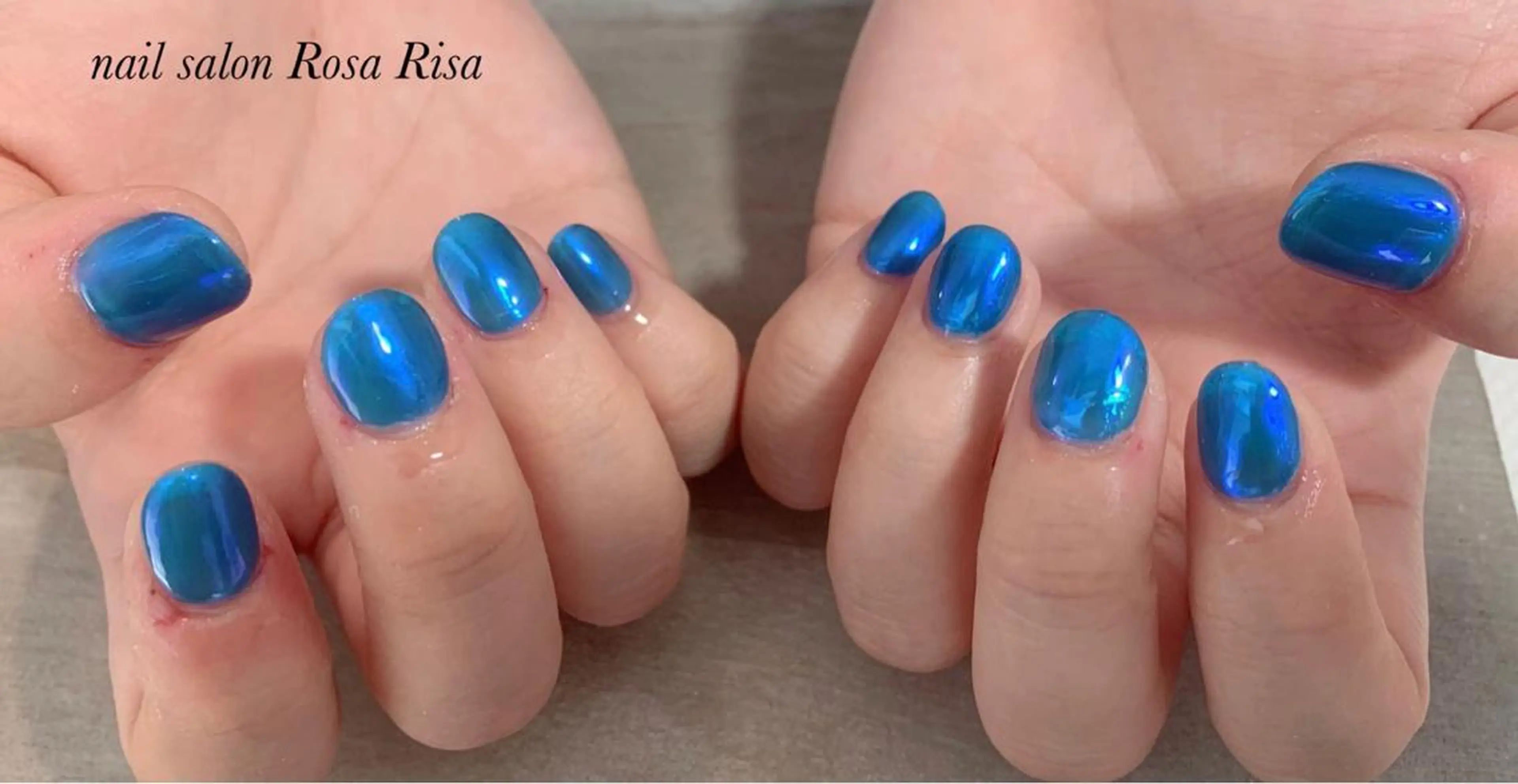 ショート ネイル オーロラネイル ブルー クリアネイル ミラーネイル ネイルスタジオ シェイクユアハンズのネイルデザイン