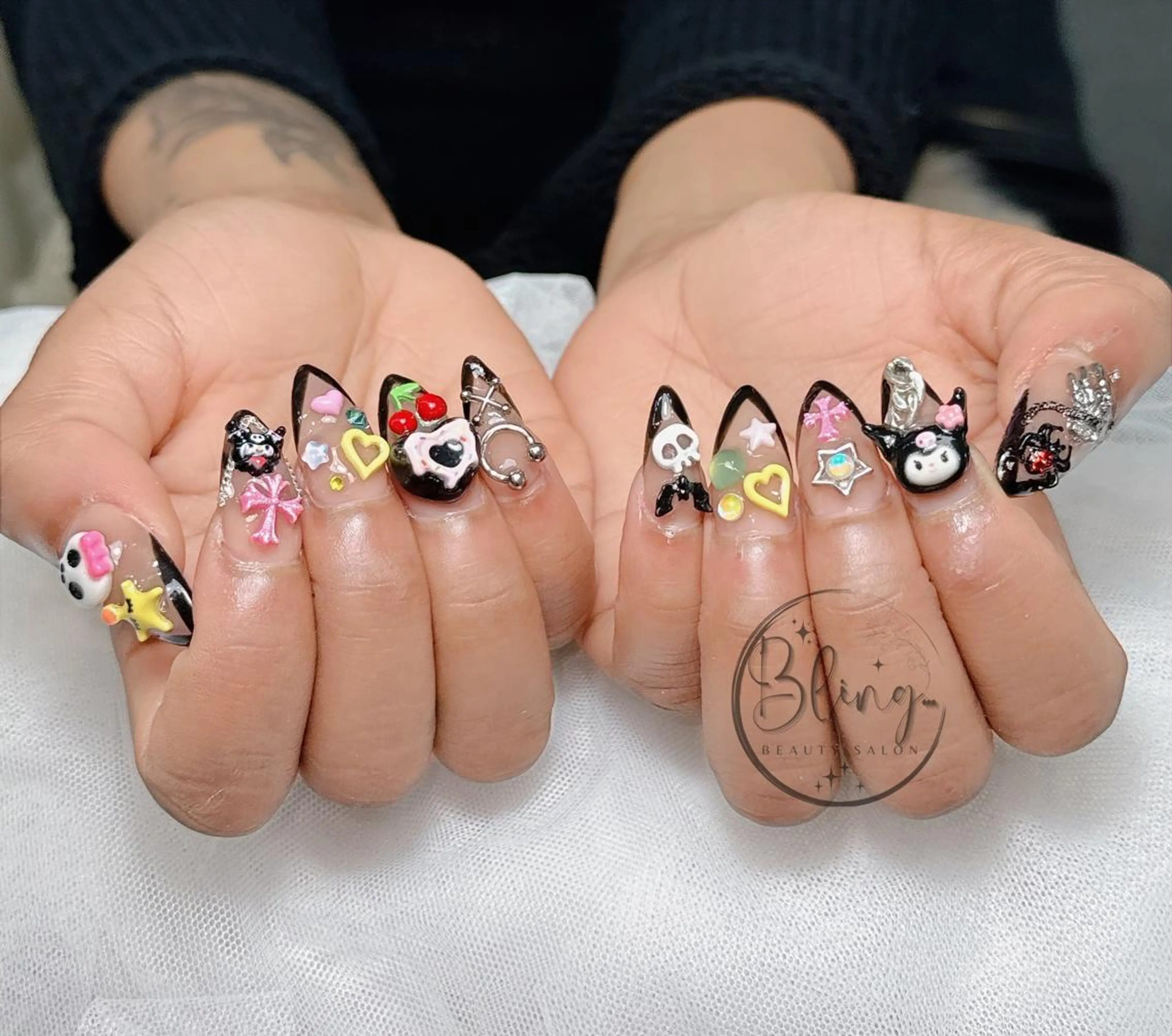 ロング カラー ベージュカラー グラデーションカラー ピンクカラー 韓国風ヘア ハンドネイル Bling Salonのネイルデザイン