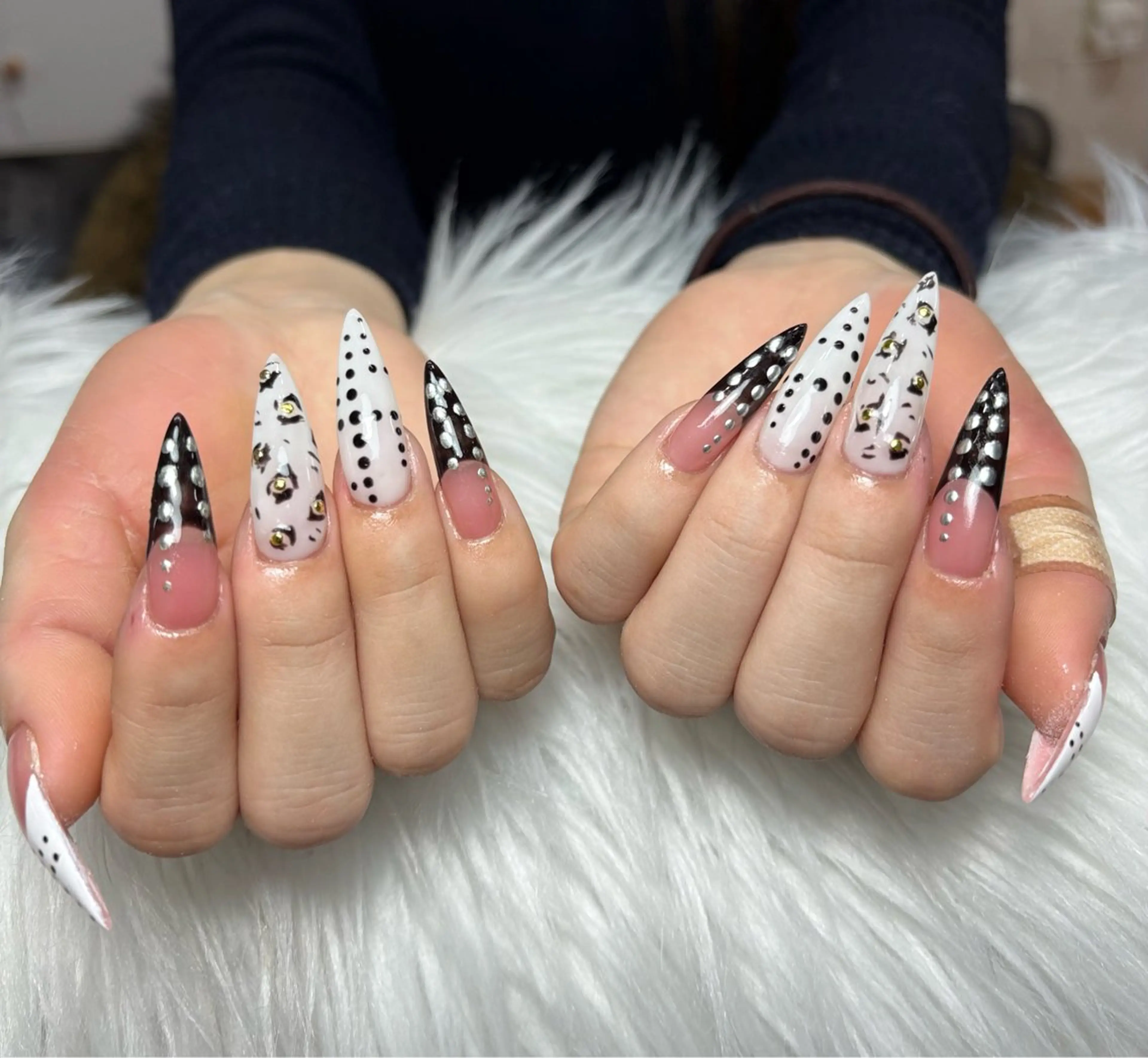 ネイル アートネイル 長さ出し ジェルネイル マグネットネイル ニュアンスネイル なな_ CloudyChanのネイルデザイン