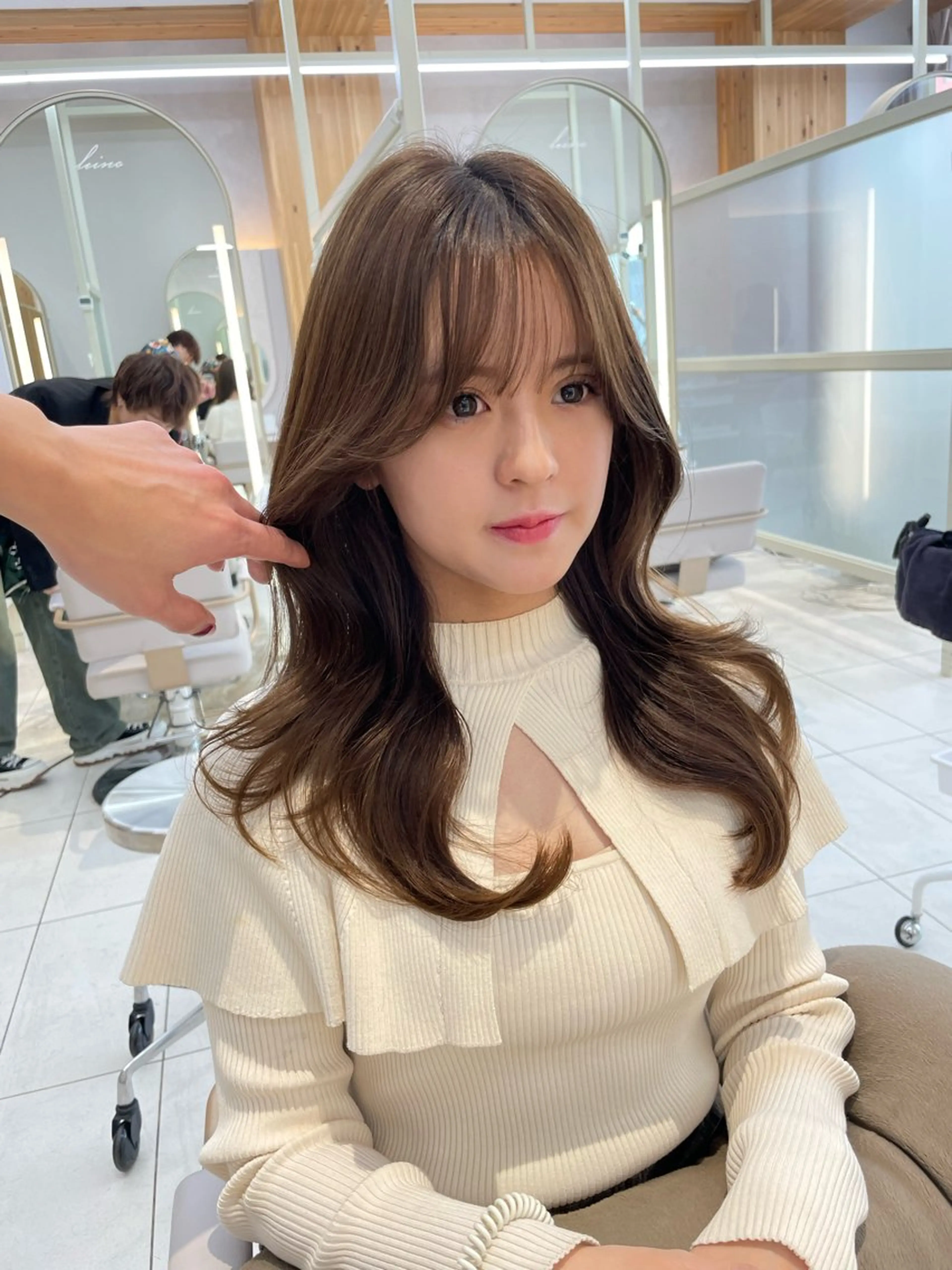 ミディアム レイヤー/顔周り /透明感/TAKUのヘアスタイル