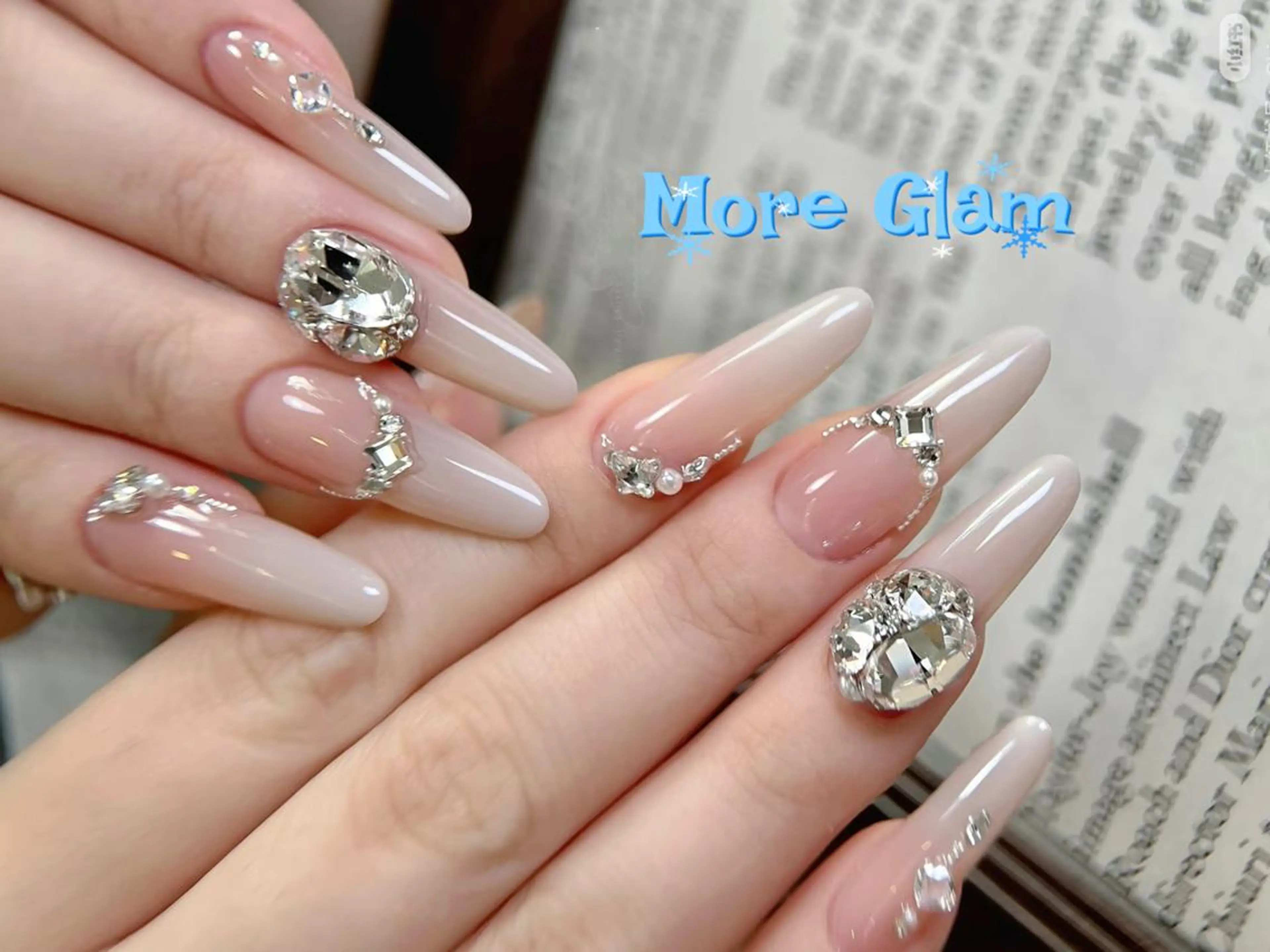 ネイル 長さ出し フットネイル フレンチネイル ジェルネイル ガラスフレンチ More Glam 池袋東口店のネイルデザイン