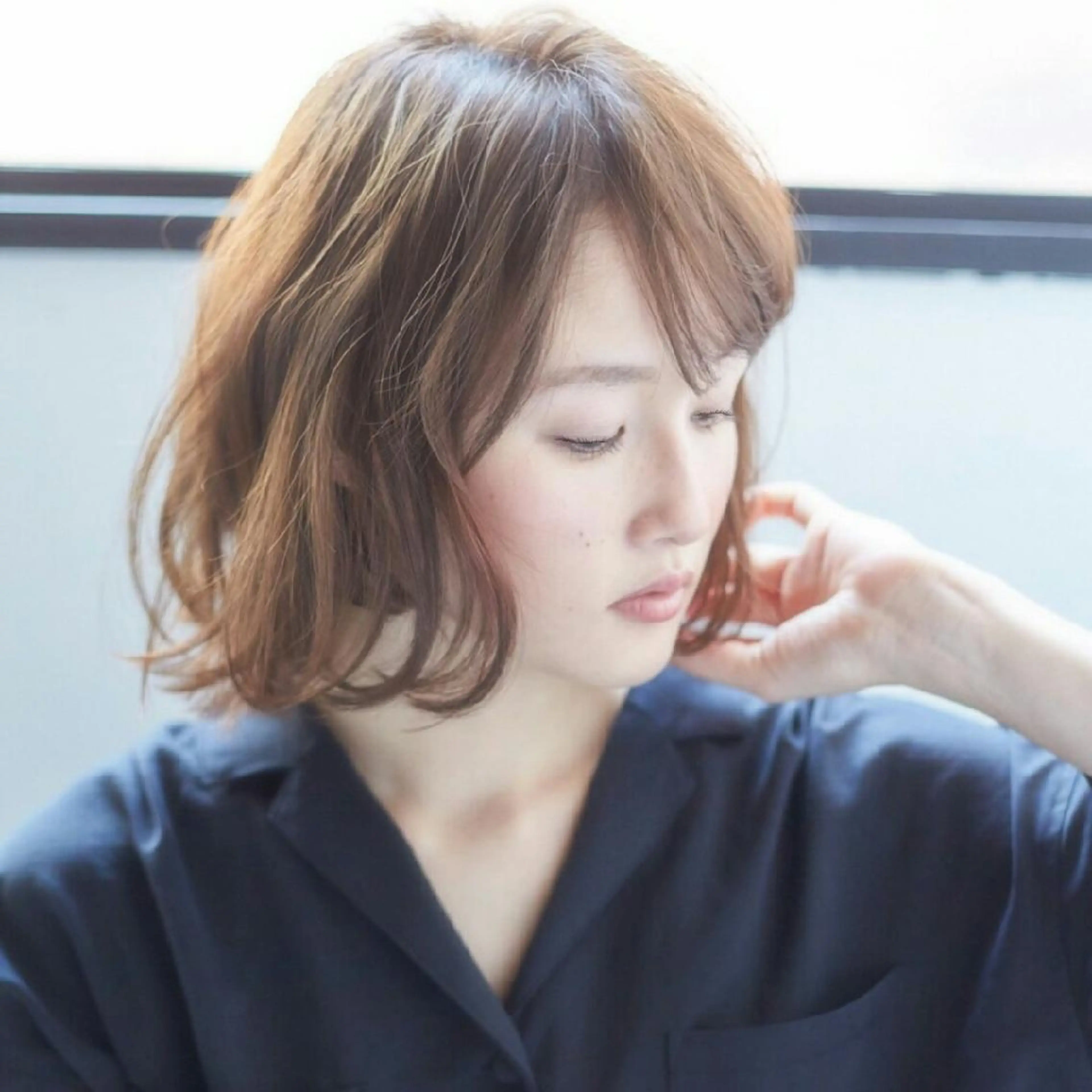 ミディアム カラー 小顔カット Memoriese 表参道のヘアスタイル