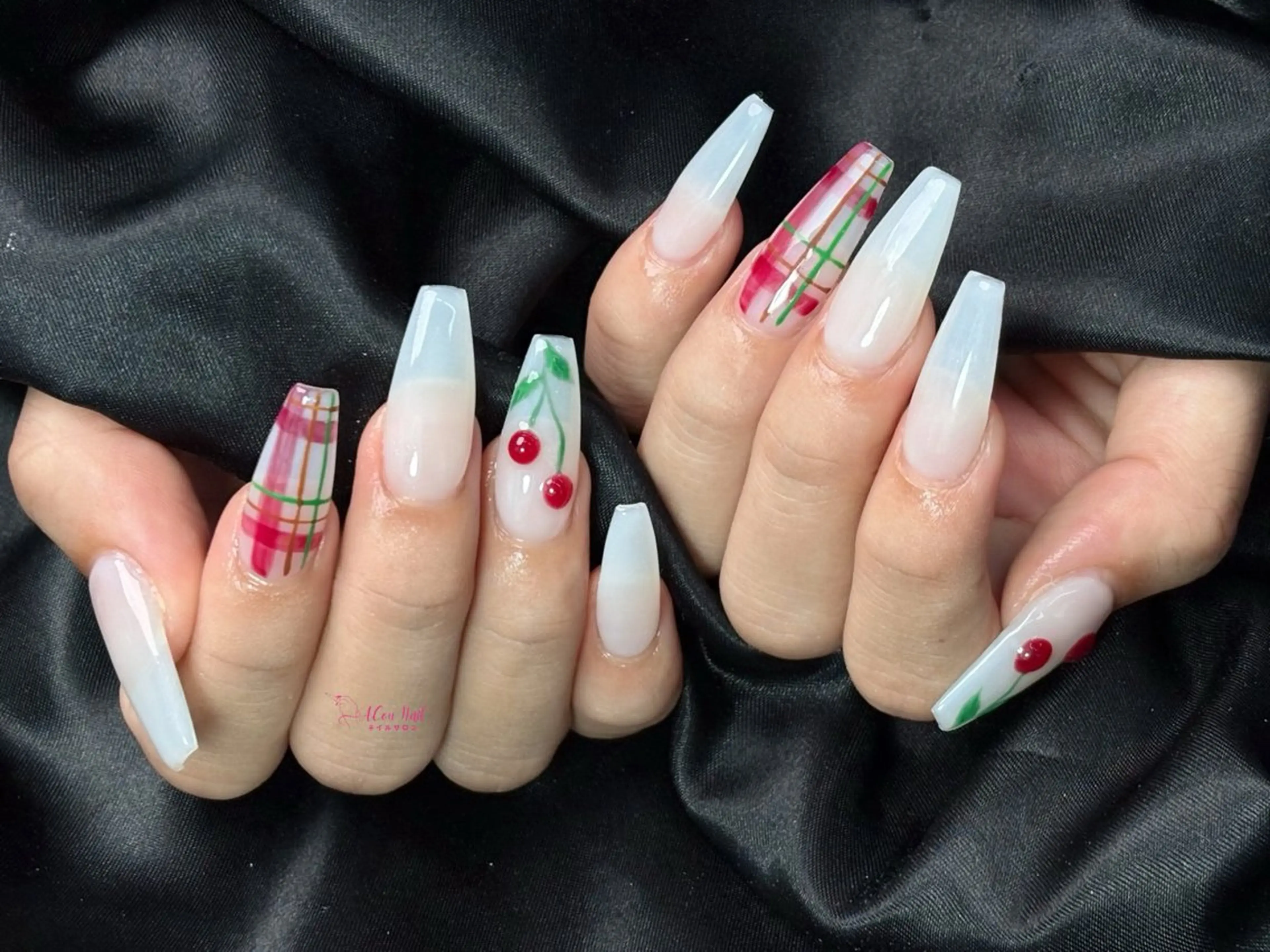 ネイル 桜ネイル 長さ出し フラワーネイル フレンチネイル ジェルネイル ハンドネイル ACon NailSalonのネイルデザイン
