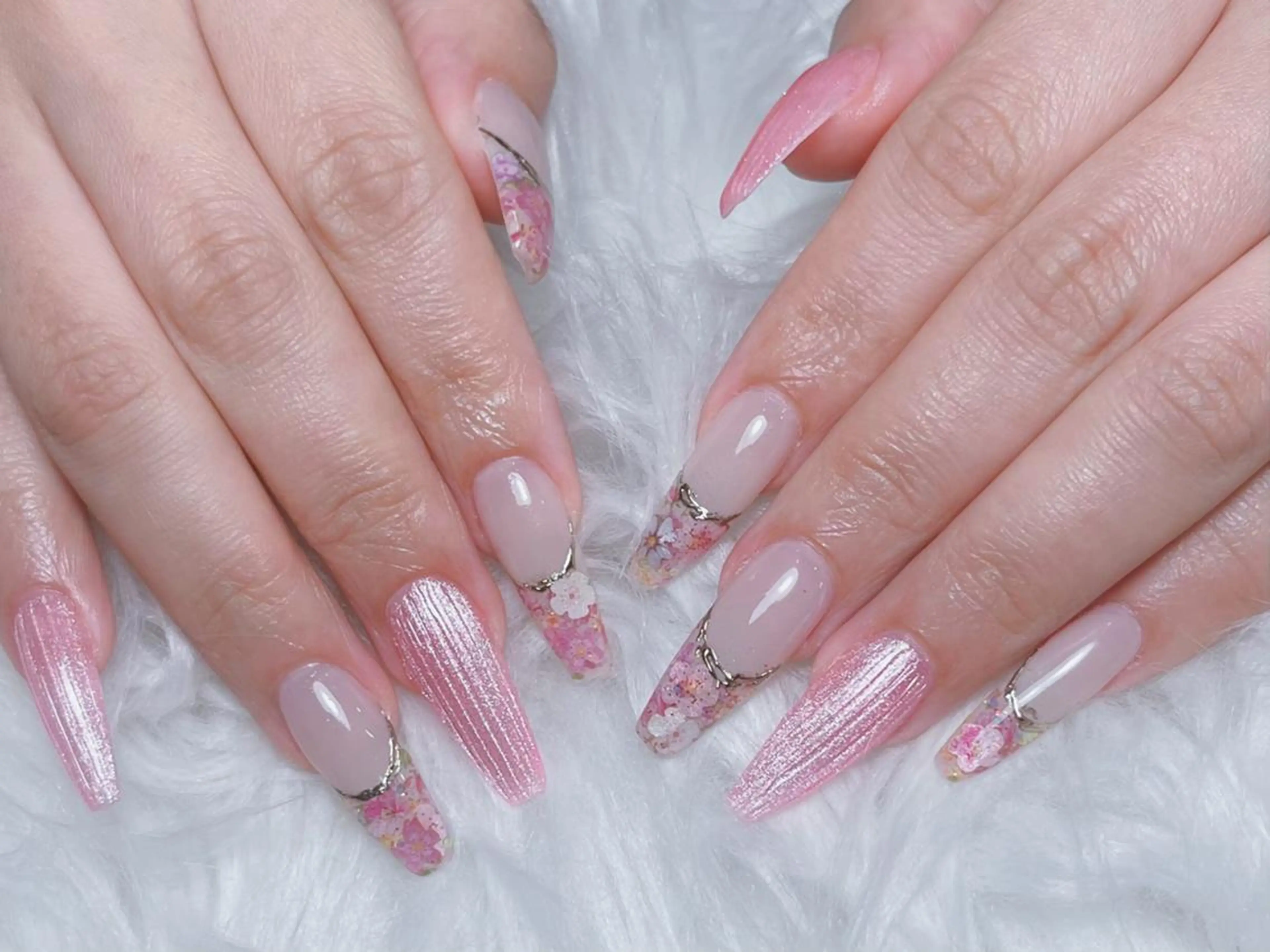 ネイル 長さ出し グラデーション 卒業式 キラキラネイル マグネットネイル ハンドネイル YUNA Belle Nail 池袋のネイルデザイン