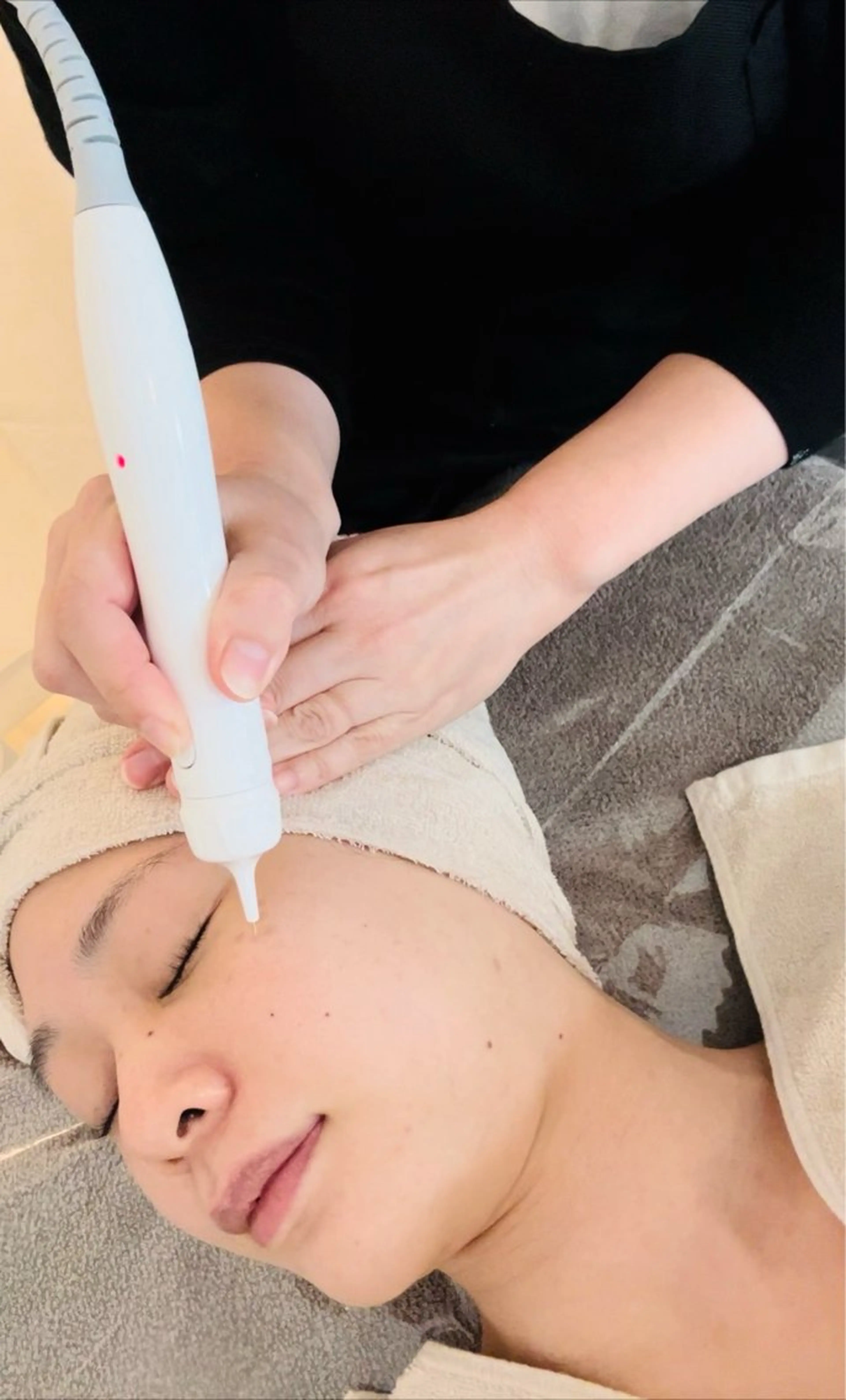 話題の痛くない低周波シミケア🩷気になるシミクリアに15分取り放題💕¥6,600→¥3,900!の写真