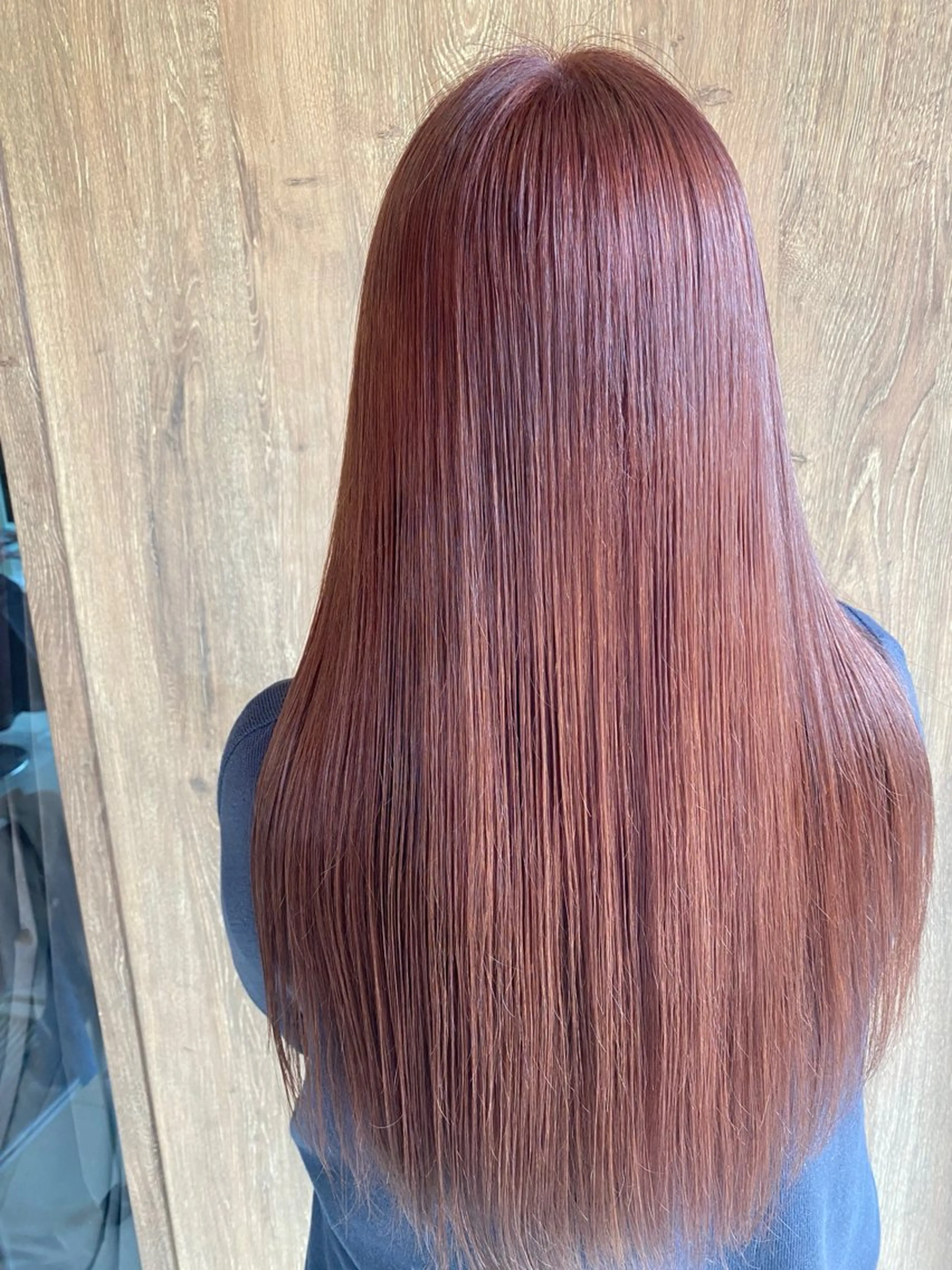 ロング カラー 小坂 麻綾のヘアスタイル