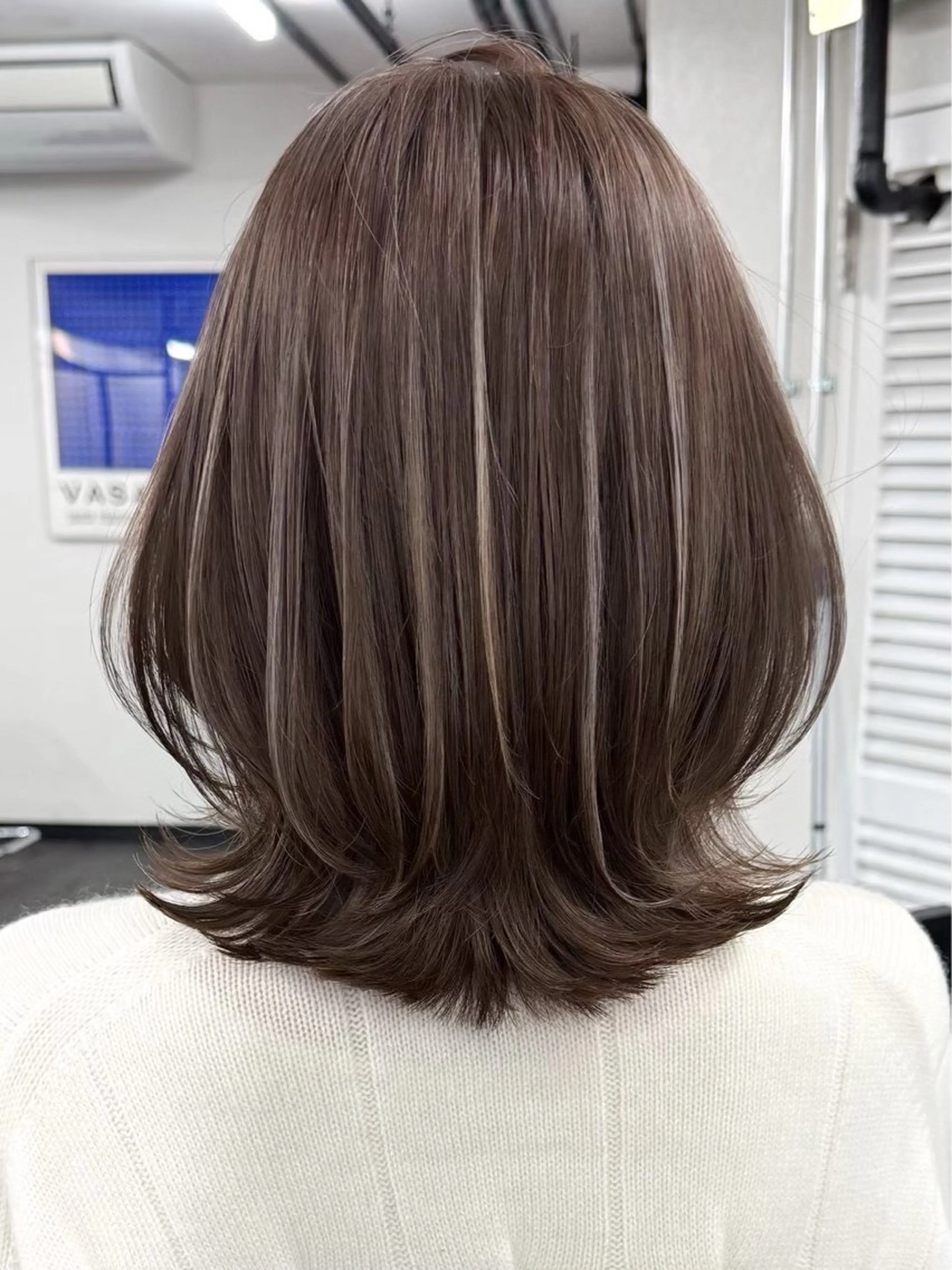 セミロング カット ヘアカラー 市毛 結菜のヘアスタイル