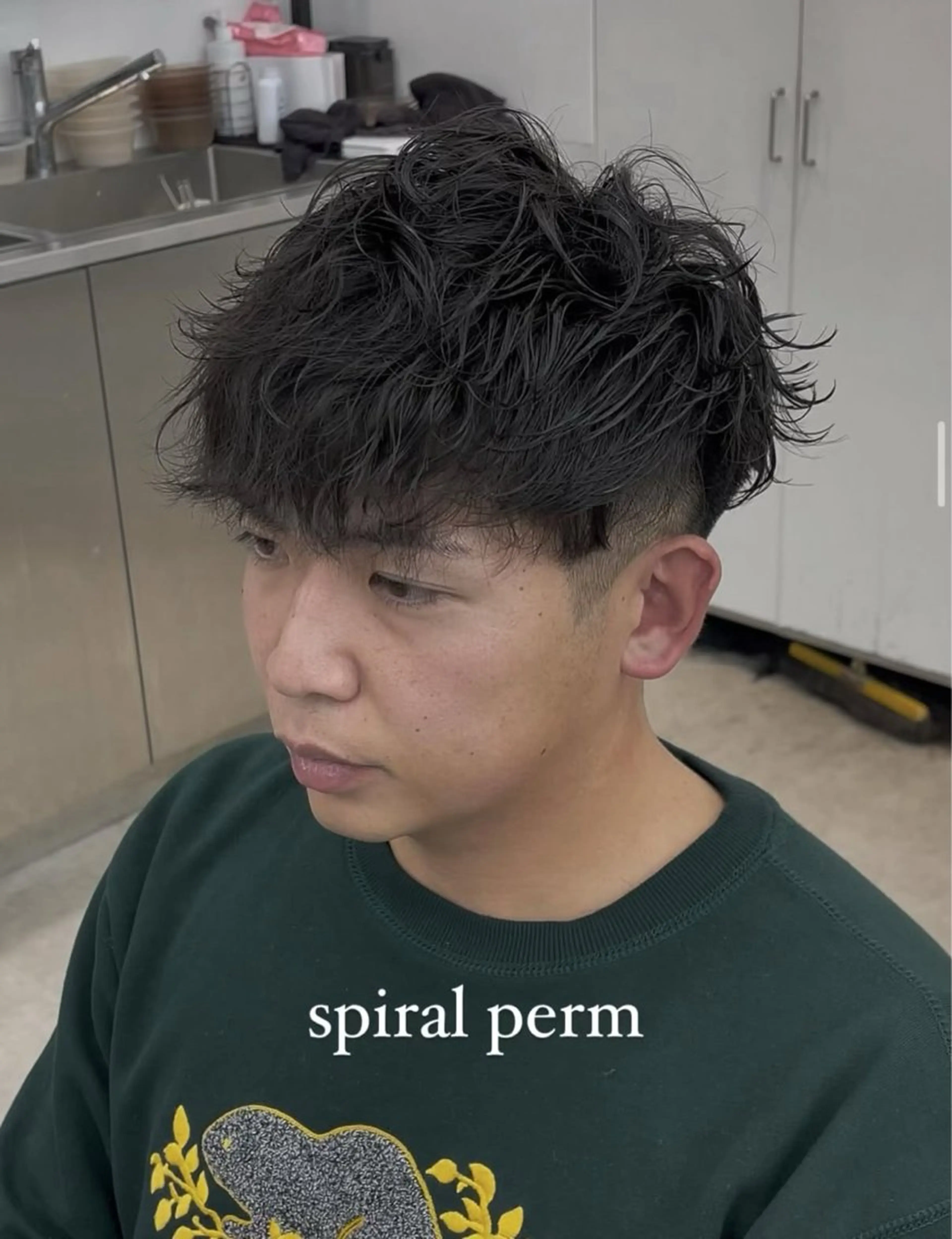 ショート カラー パーマ メンズ キッズ メンズパーマ スパイラルパーマ 栄💗レイヤーカット ｜パーマ｜haruのヘアスタイル