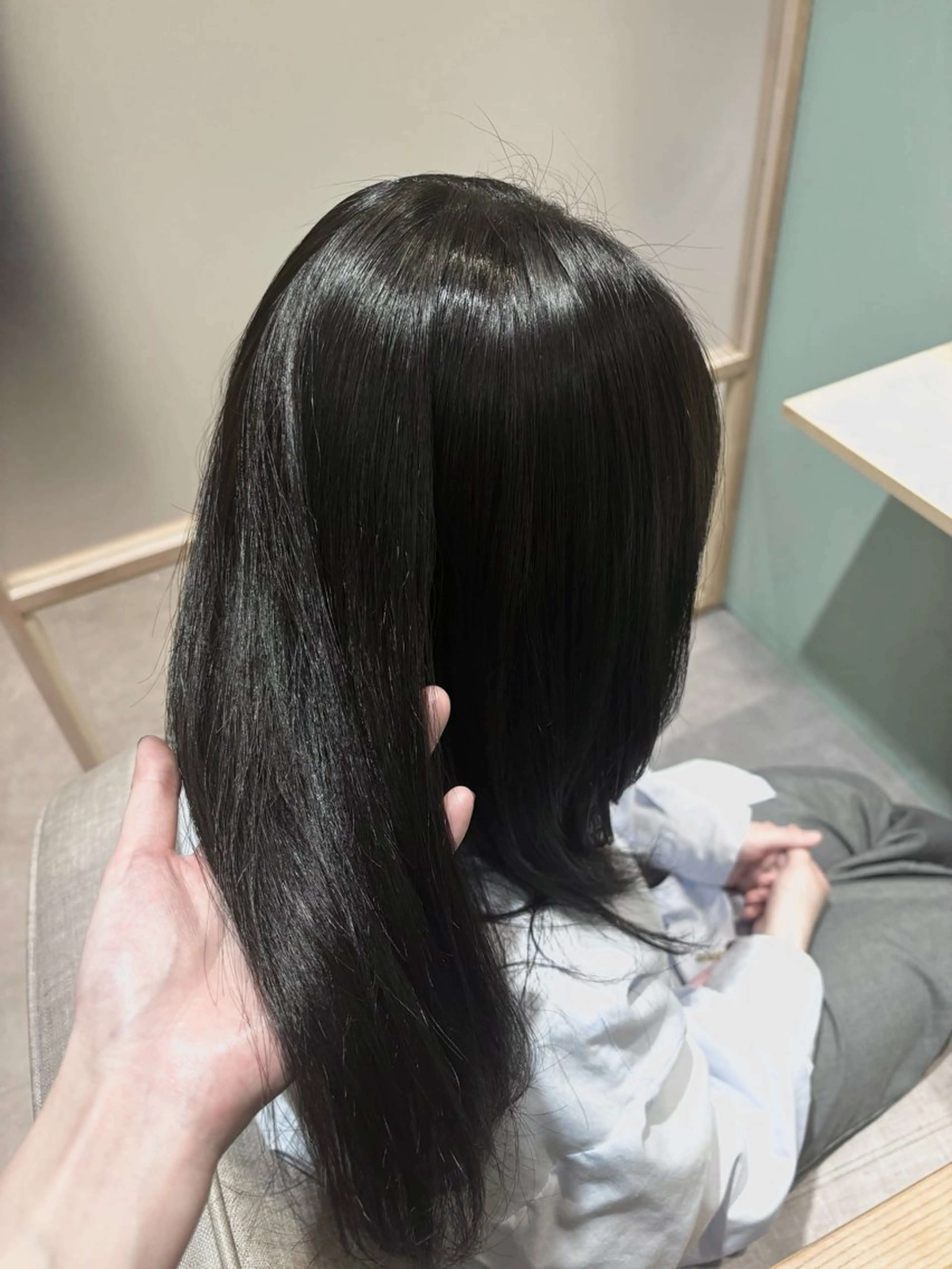 セミロング カラー 齋藤 瑞樹のヘアスタイル