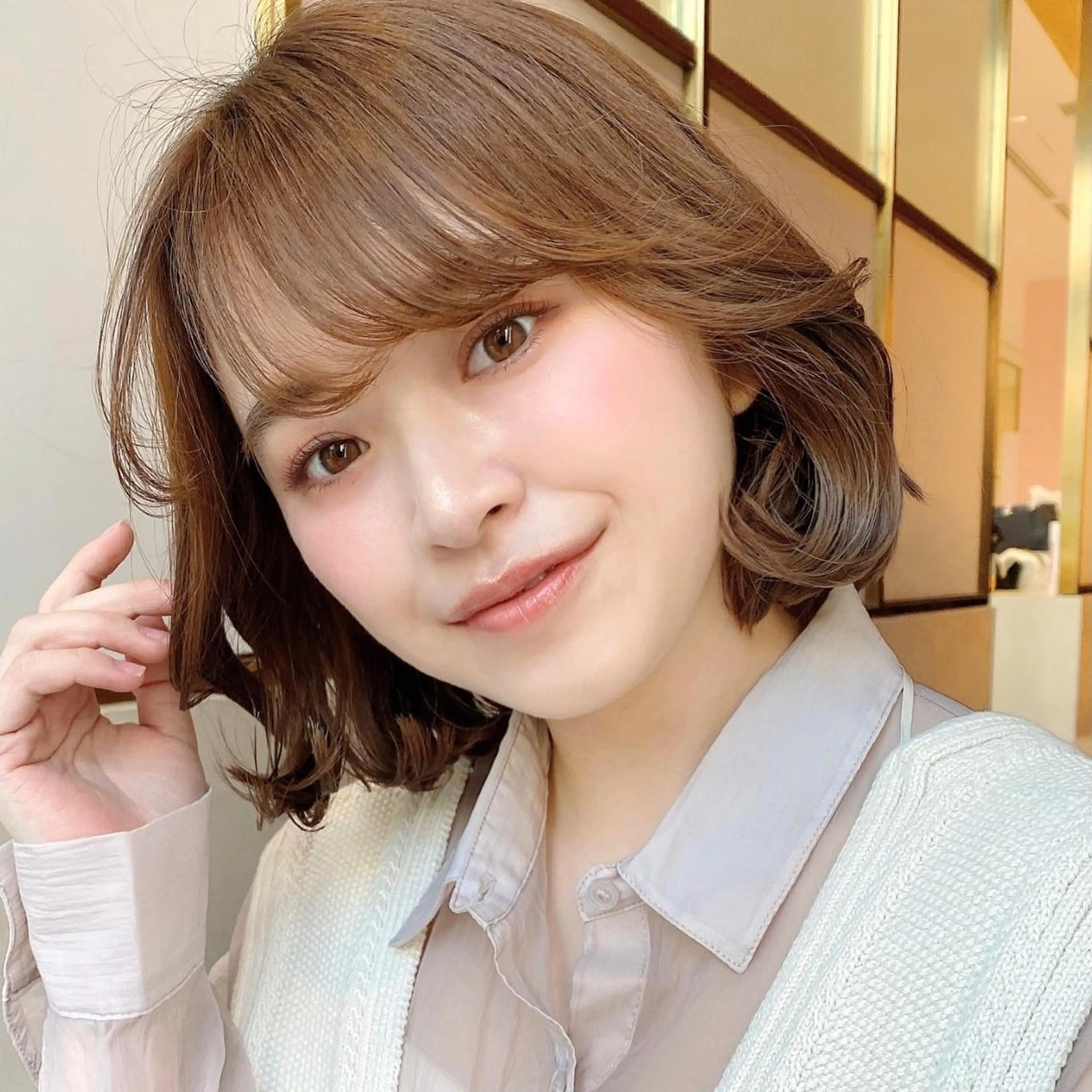 ミディアム 韓国くびれレイヤー 🇰🇷はづきのヘアスタイル